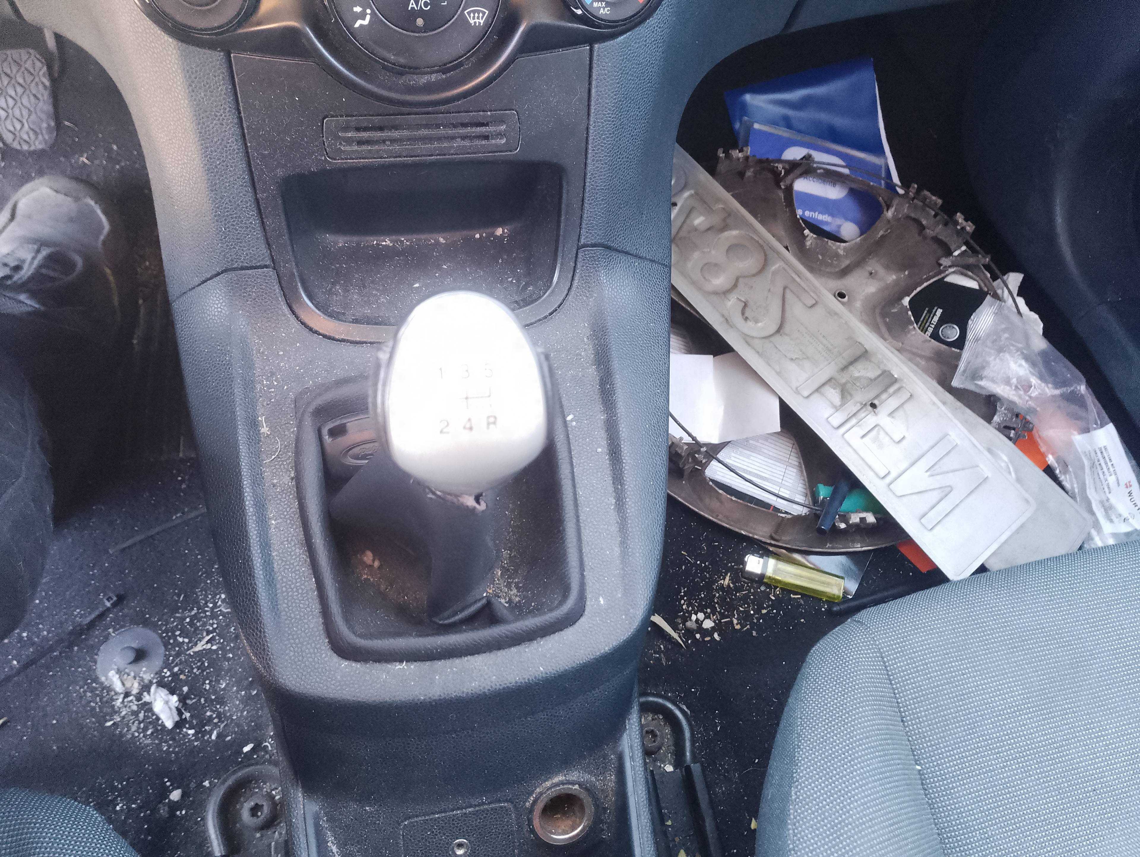 Recambio de palanca cambio para ford fiesta (cb1) titanium referencia OEM IAM   