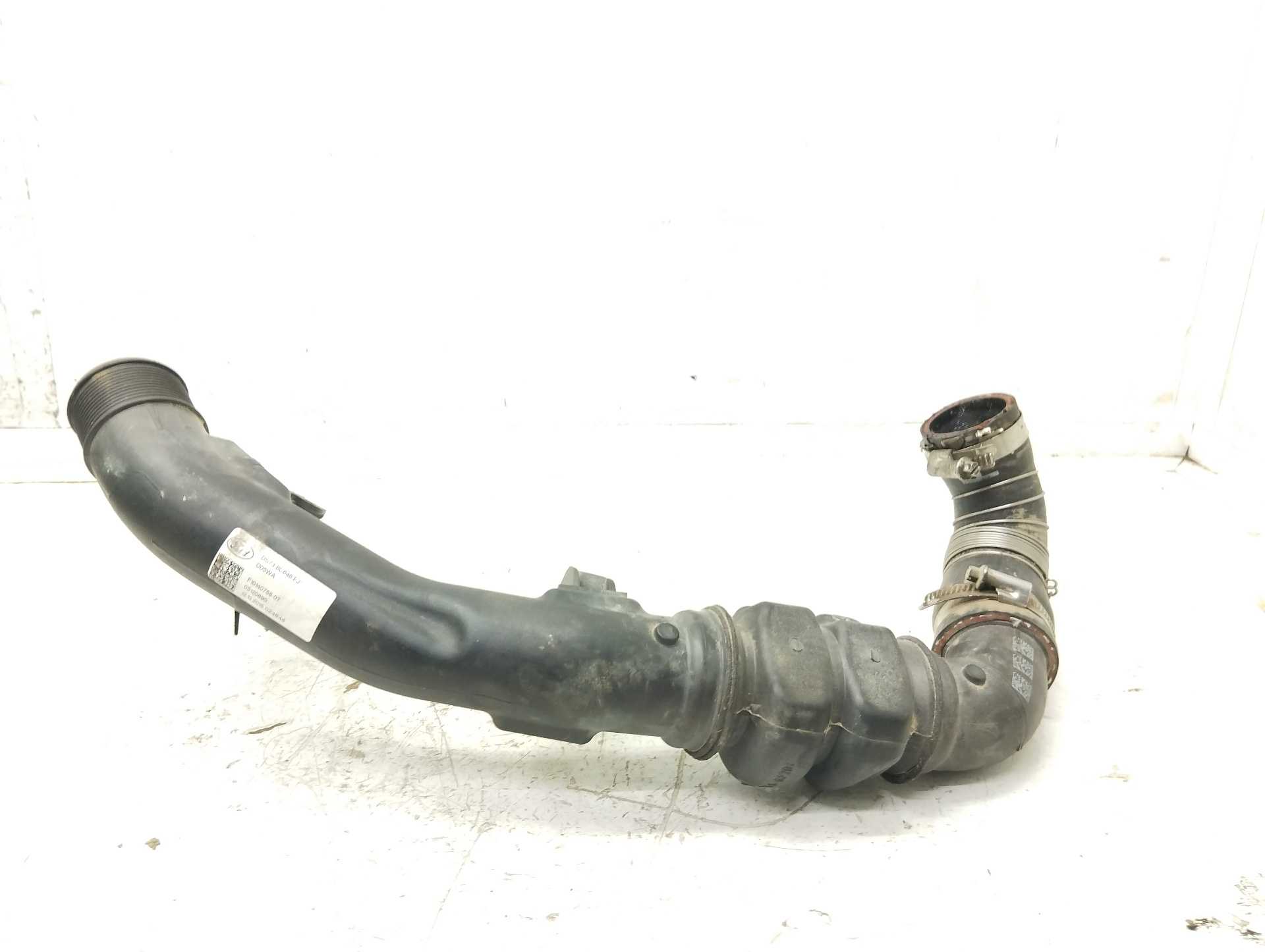 Recambio de tubo de admision para ford kuga (cbs) st-line 2wd referencia OEM IAM DS736C646FJ  