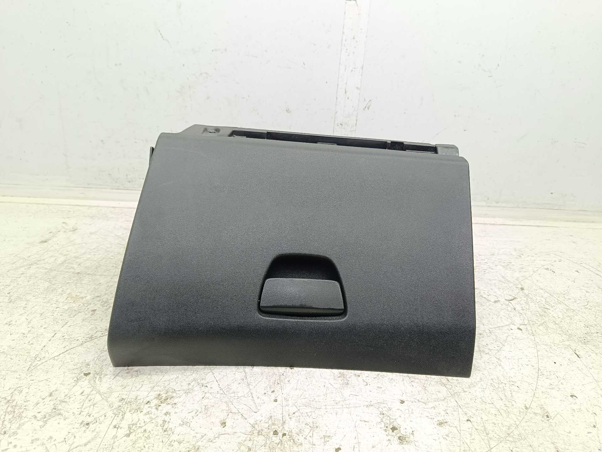 Recambio de guantera para peugeot 208 style referencia OEM IAM   