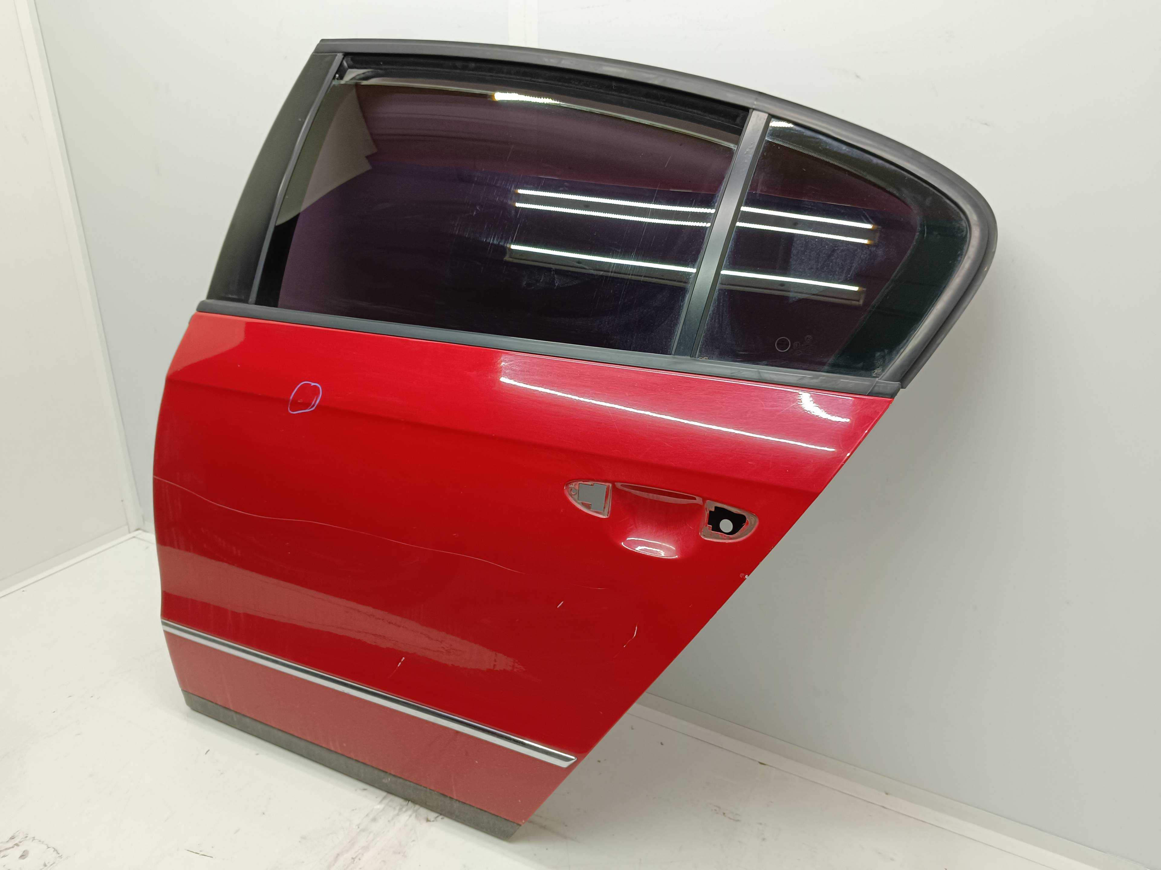 Recambio de puerta trasera izquierda para volkswagen passat berlina (3c2) advance referencia OEM IAM   