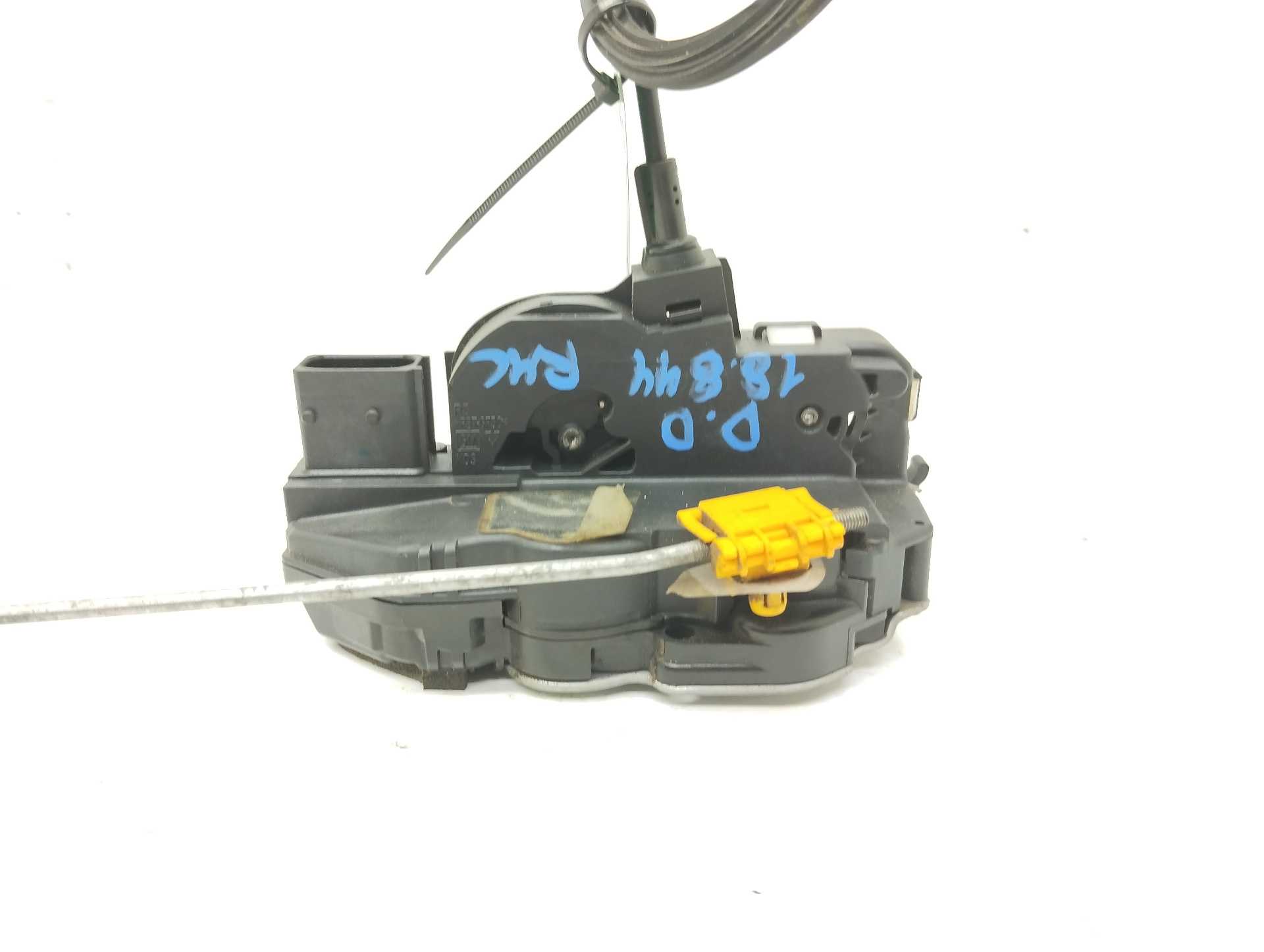 Recambio de cerradura puerta delantera derecha para opel insignia berlina selective referencia OEM IAM 3023880RH  