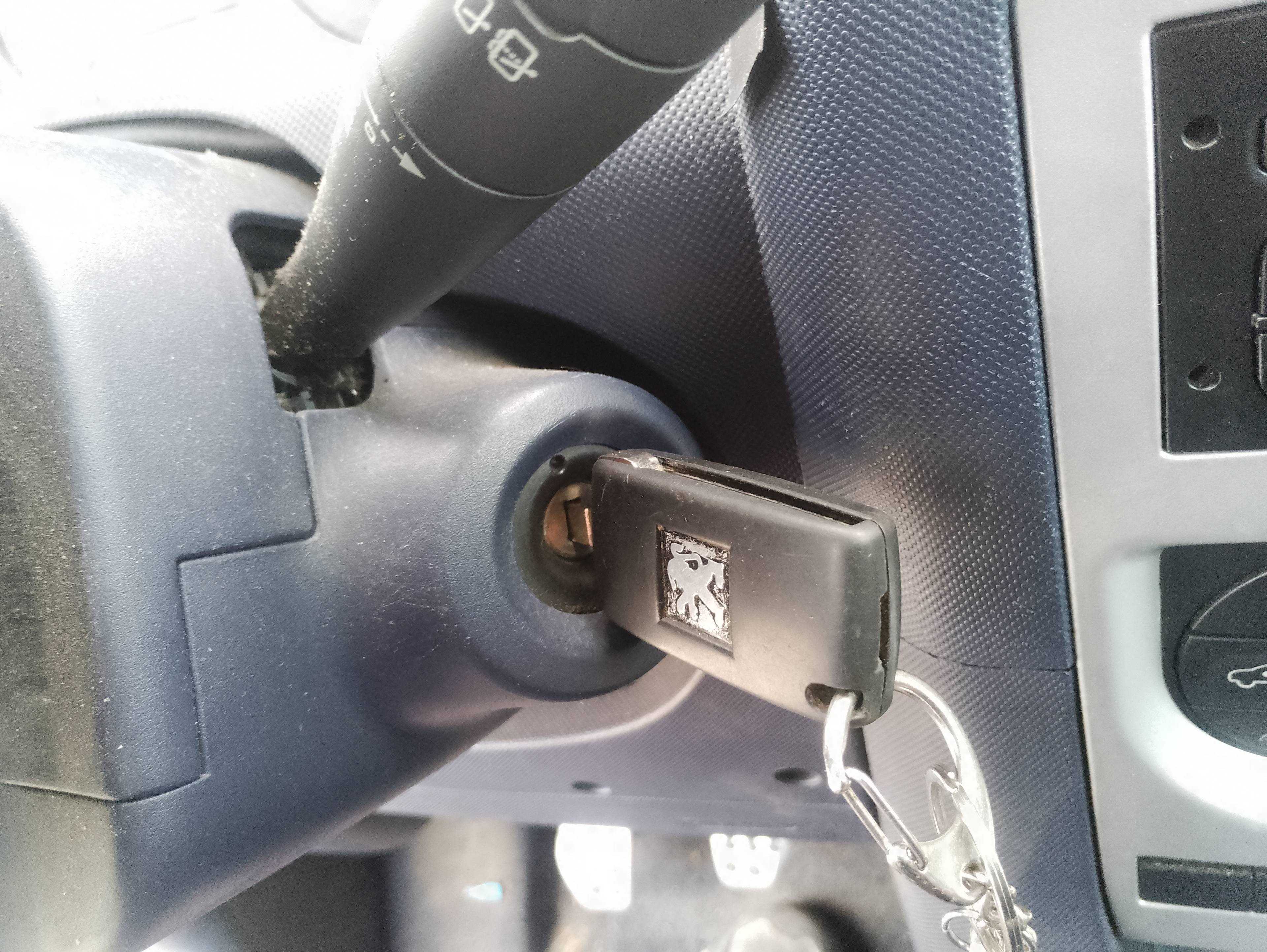 Recambio de conmutador de arranque para peugeot 1007 dolce referencia OEM IAM   