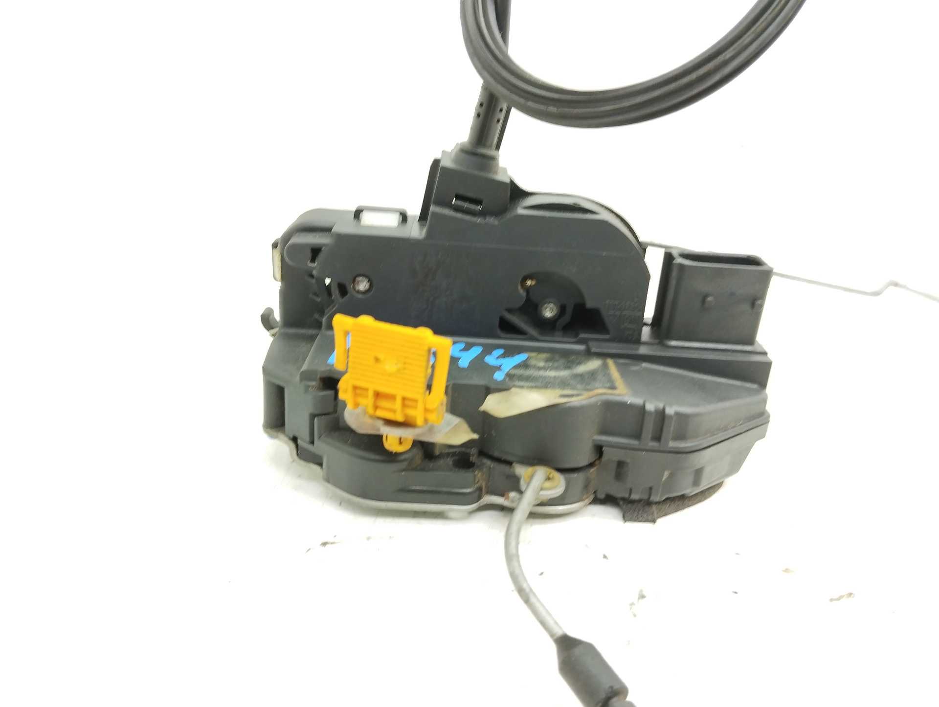 Recambio de cerradura puerta delantera izquierda para opel insignia berlina selective referencia OEM IAM 3023881LH  