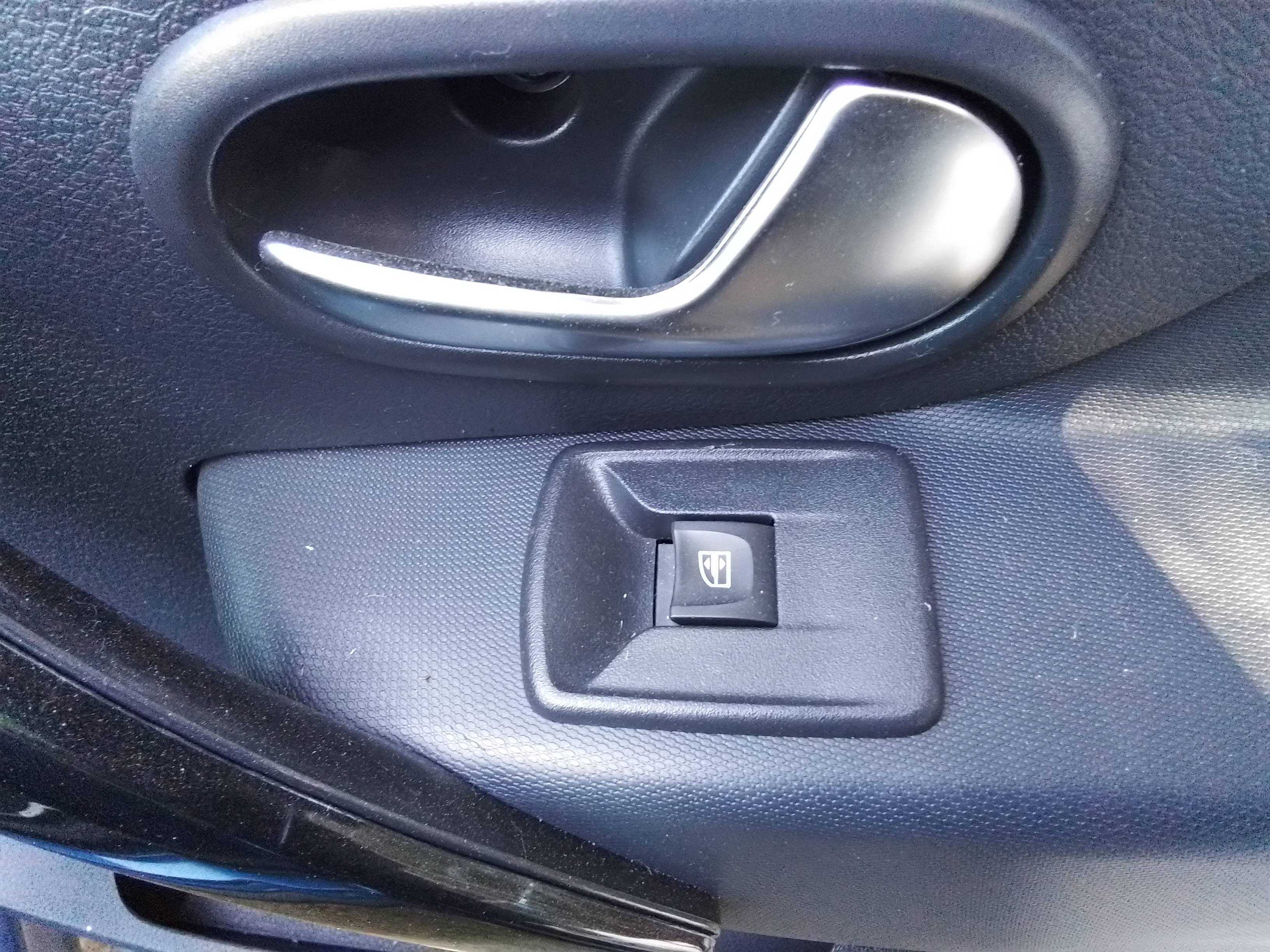 Recambio de mando elevalunas delantero derecho para dacia sandero comfort referencia OEM IAM   