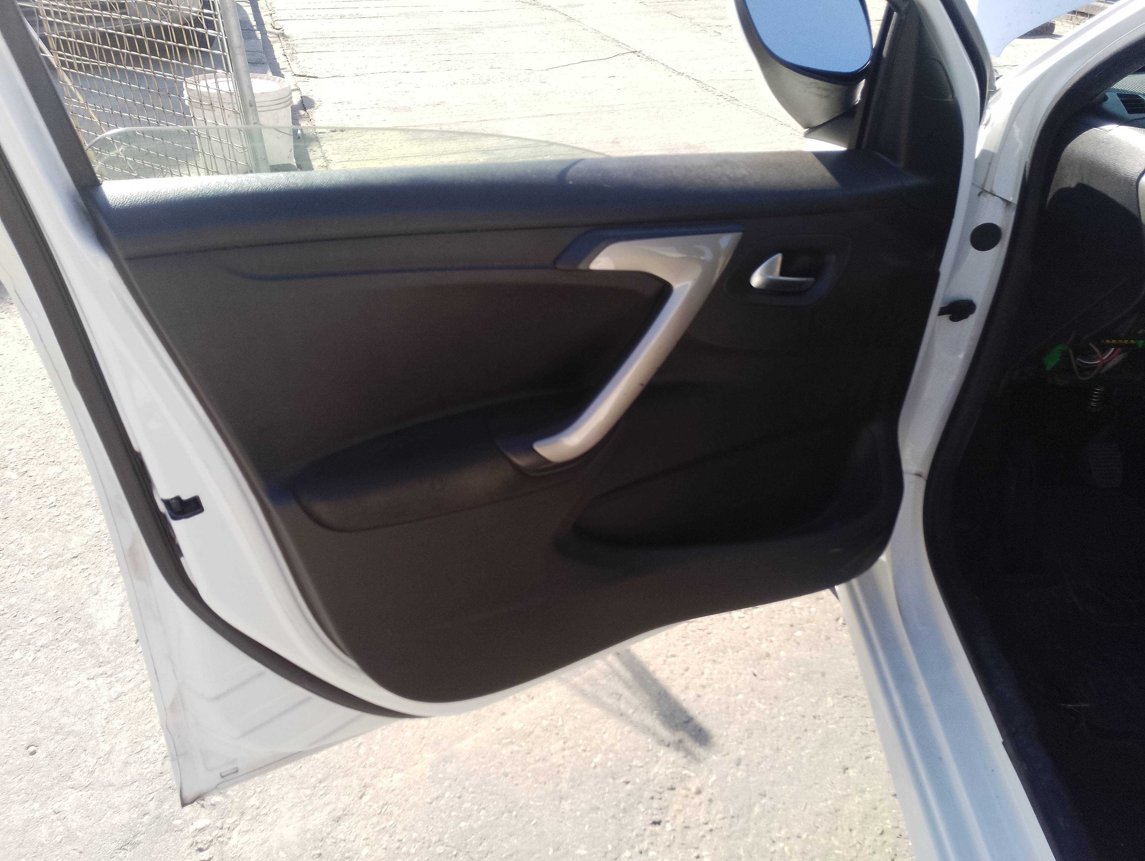 Recambio de guarnecido puerta delantera izquierda para citroën c-elysée exclusive referencia OEM IAM   