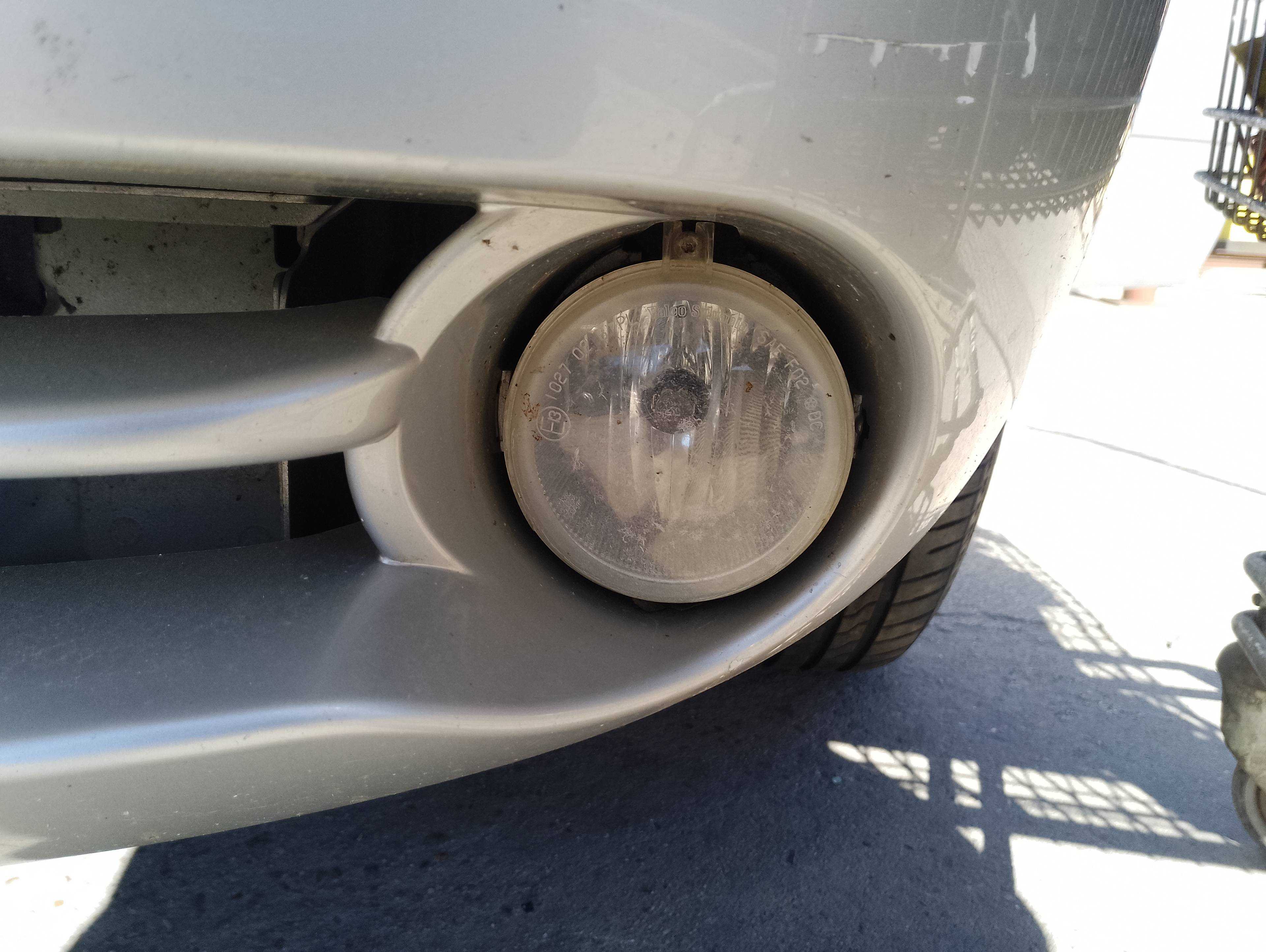 Recambio de faro antiniebla izquierdo para chrysler voyager (rg) 2.5 crd executive referencia OEM IAM   