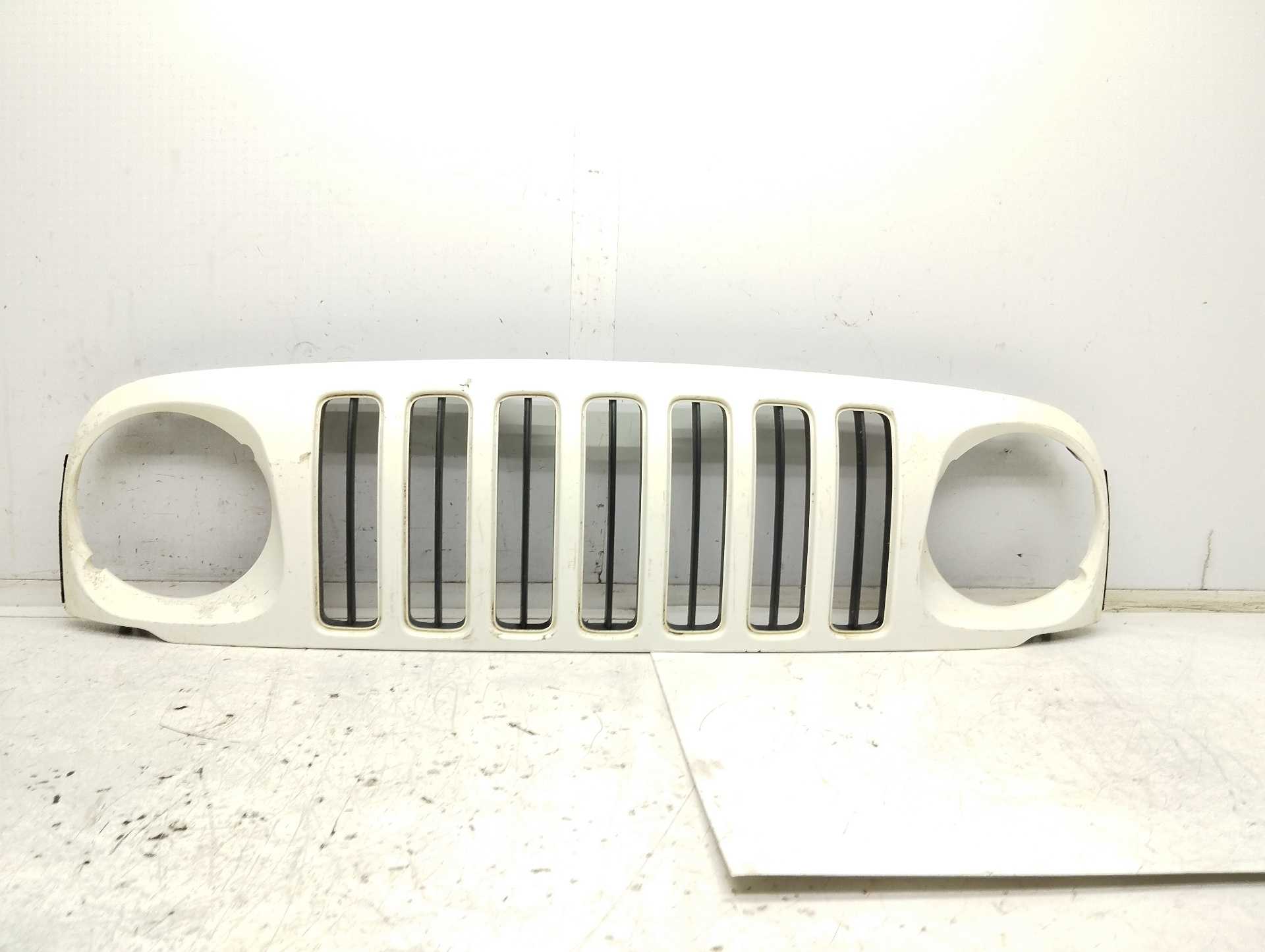 Recambio de rejilla delantera para ssangyong korando 2.3 turbodiesel cat referencia OEM IAM   
