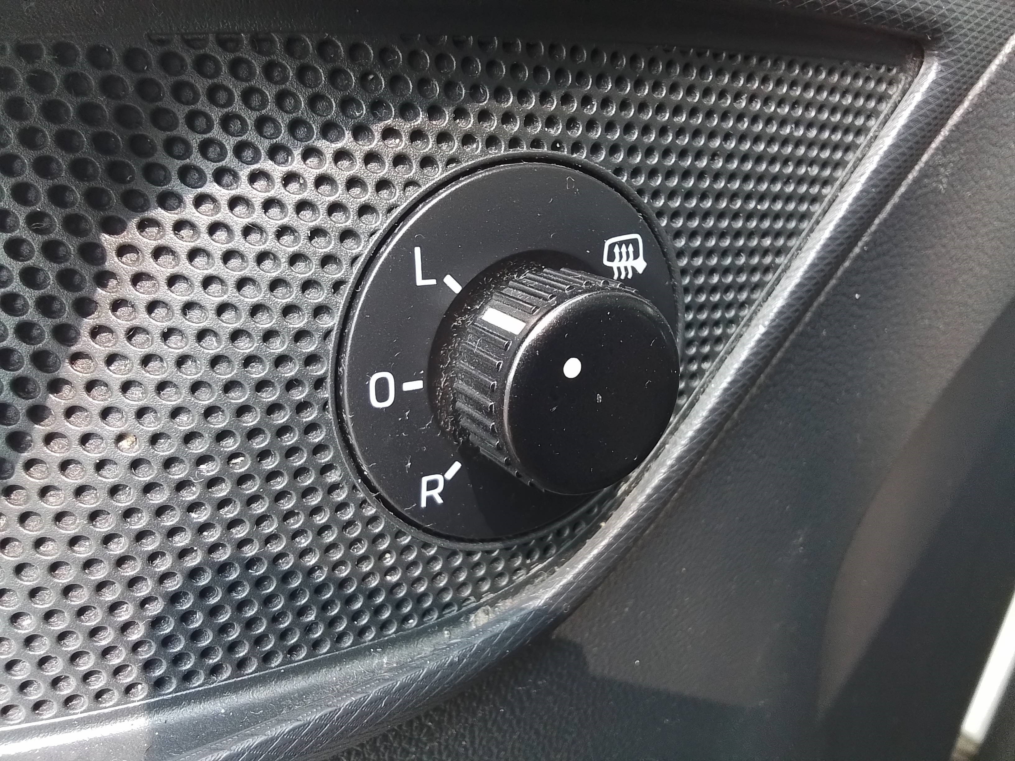 Recambio de mando retrovisor para skoda rapid active referencia OEM IAM   