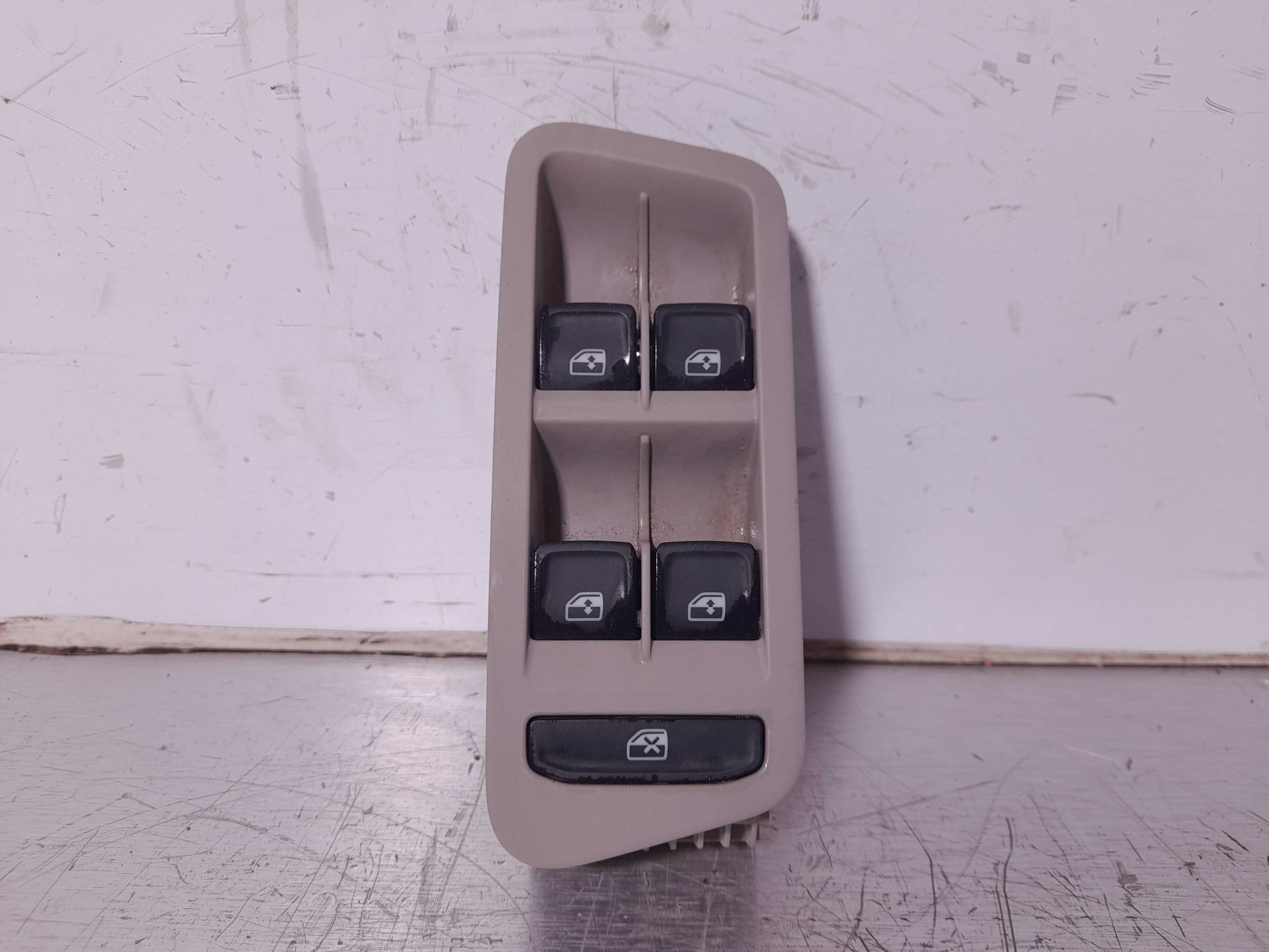Recambio de mando elevalunas delantero izquierdo para volkswagen golf vii lim. (5g1) advance bluemotion referencia OEM IAM 5G095