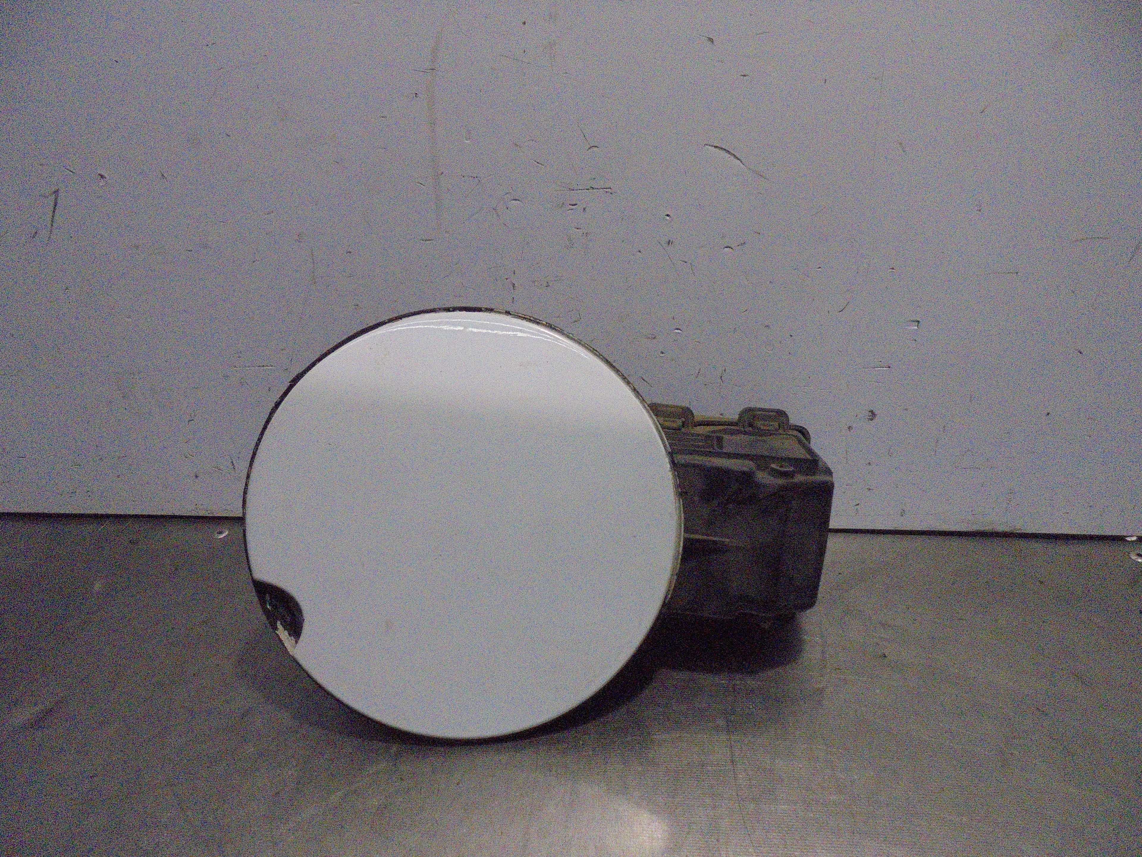 Recambio de tapa exterior combustible para renault megane iii sport tourer business referencia OEM IAM 781200013R  