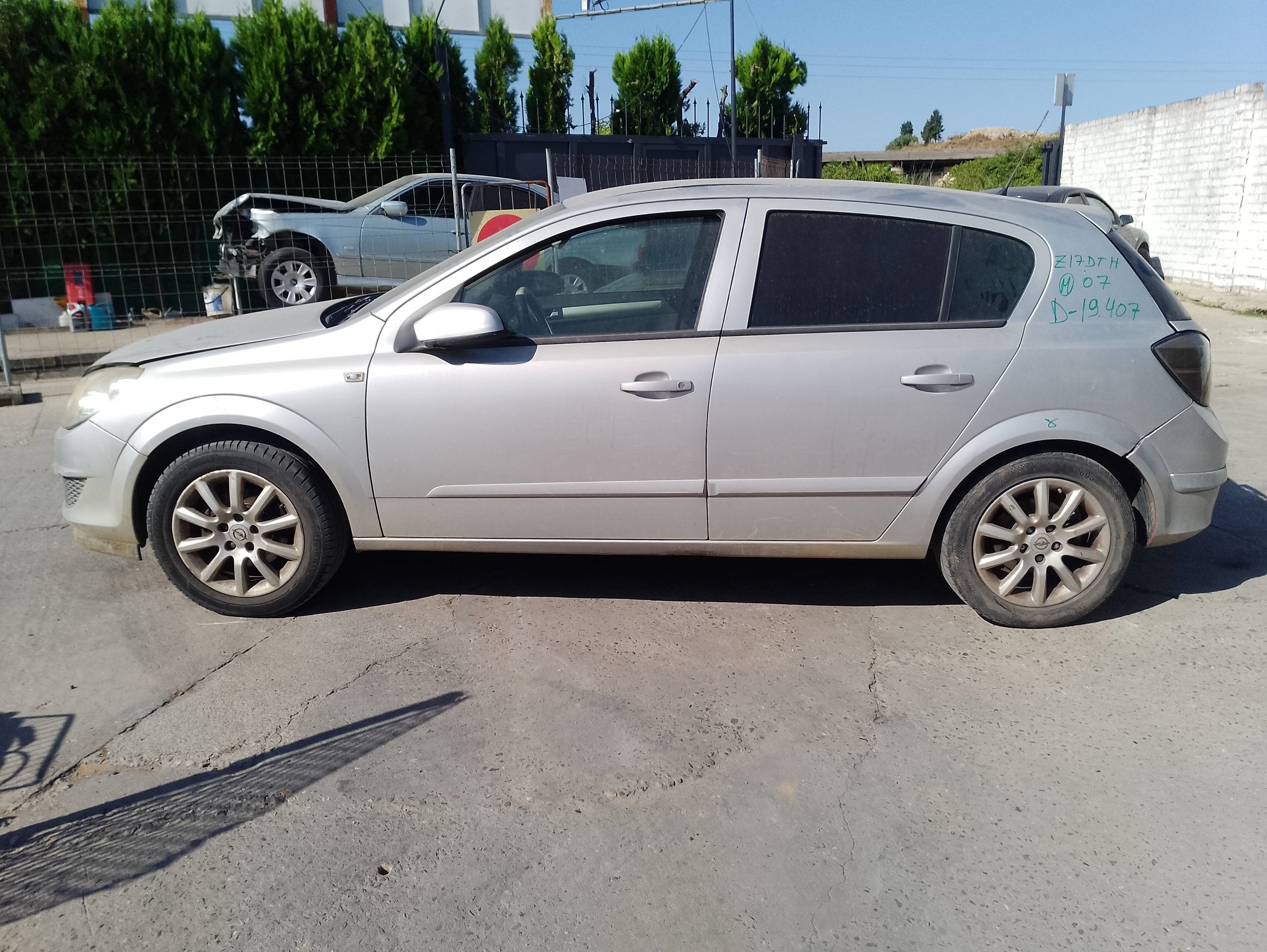 opel astra h berlina del año 2007