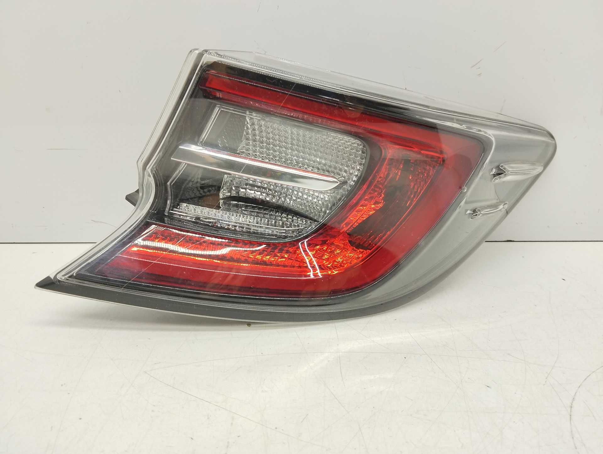 Recambio de piloto trasero derecho para toyota corolla hybrid (e21) 1.8 referencia OEM IAM 8155102C80  