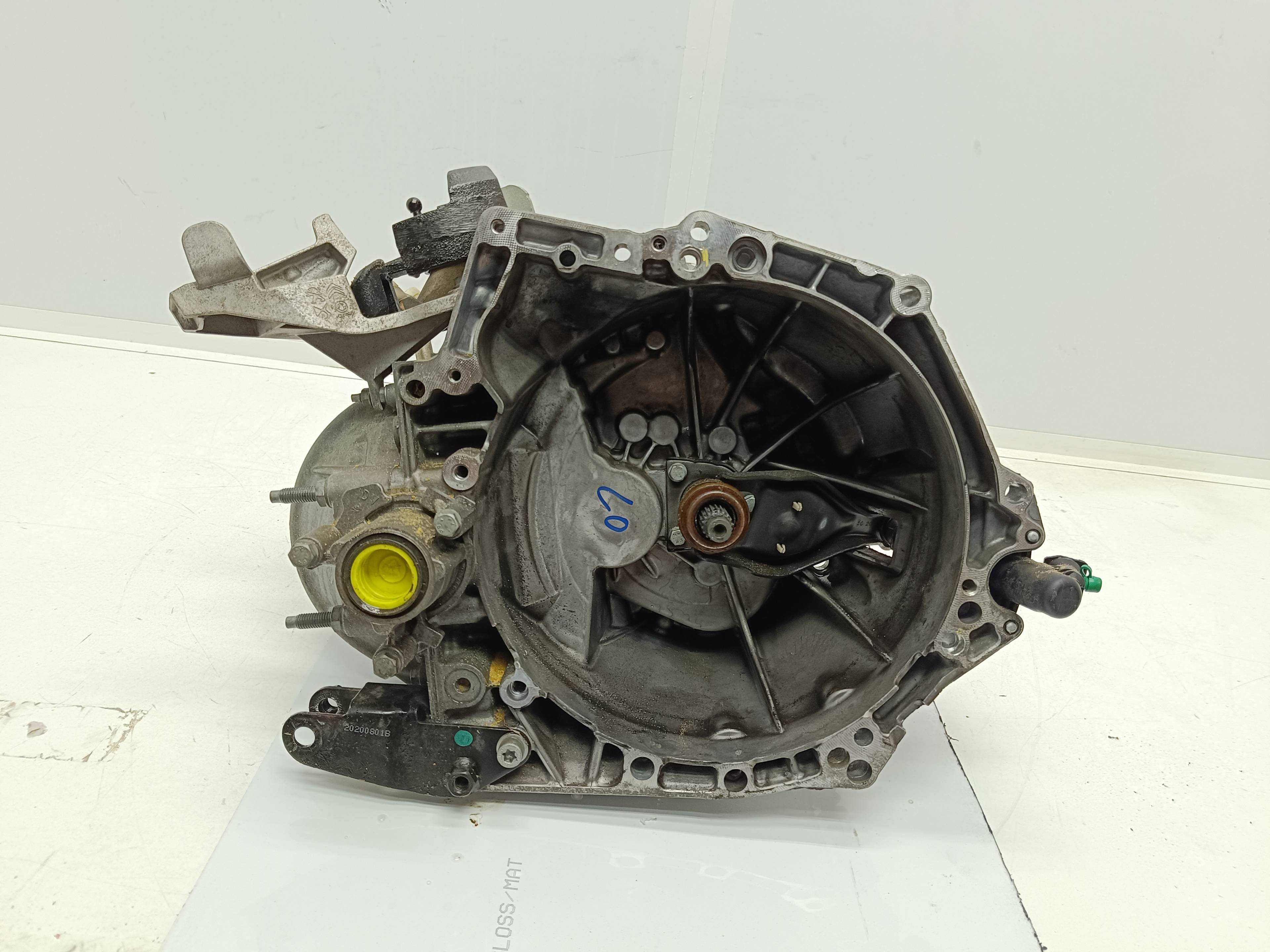 Recambio de caja cambios para opel corsa f edition referencia OEM IAM 20V256  