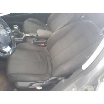 ASIENTO DELANTERO IZQUIERDO 