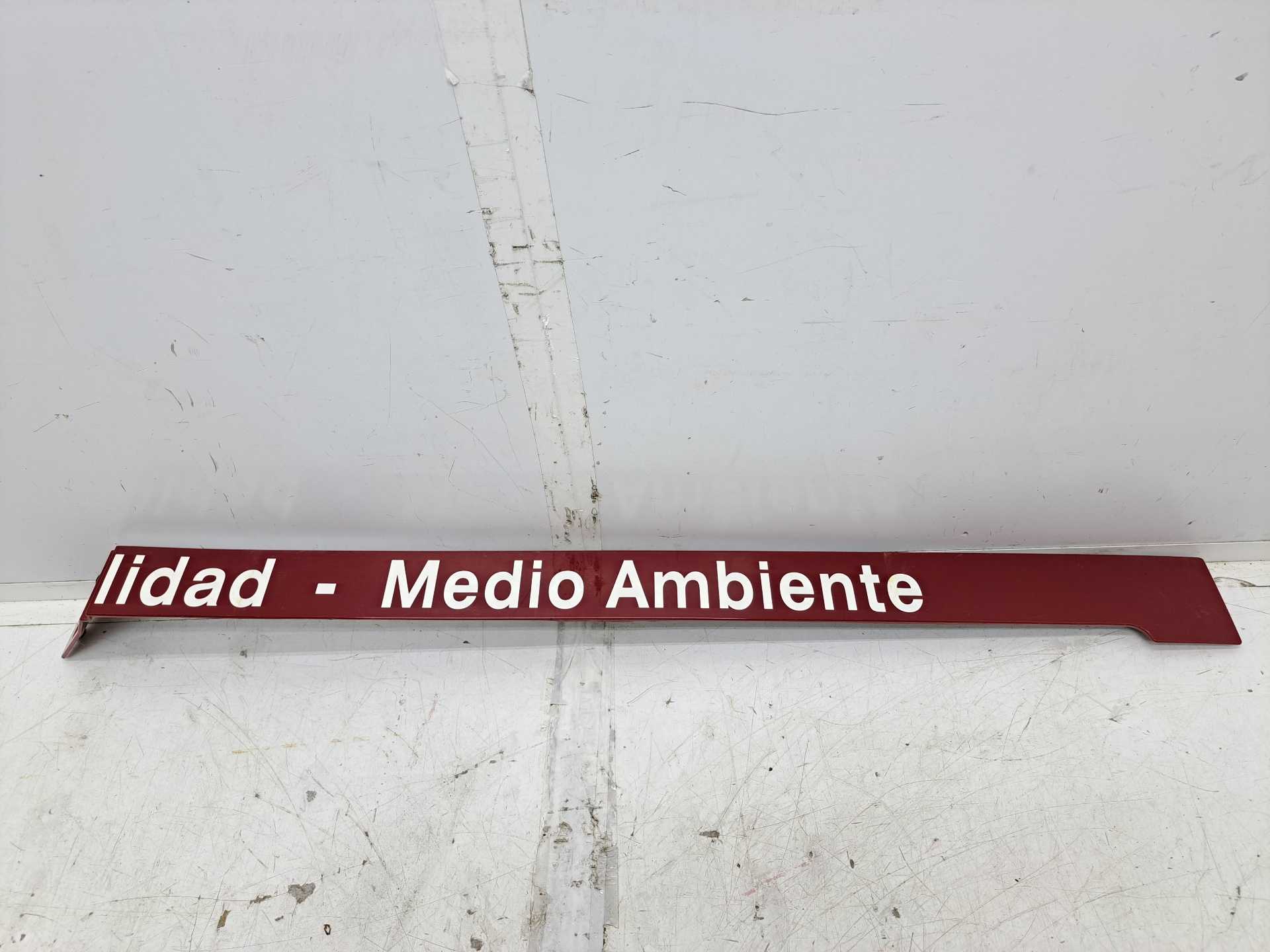 Recambio de moldura para opel vivaro furgón l express referencia OEM IAM 9808384180  