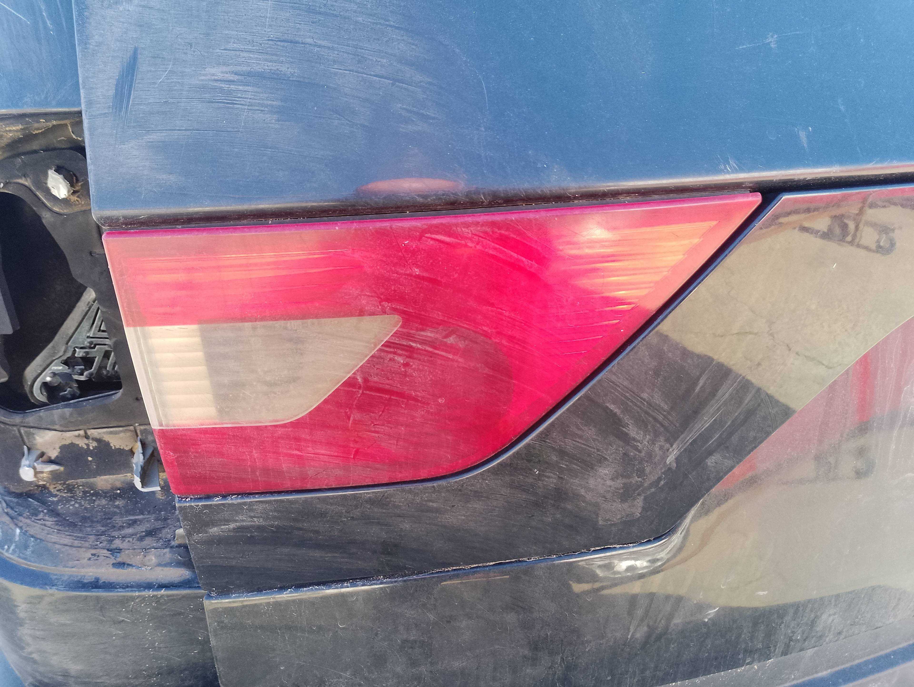Recambio de piloto porton trasero izquierdo para bmw x3 (e83) 2.0i referencia OEM IAM   