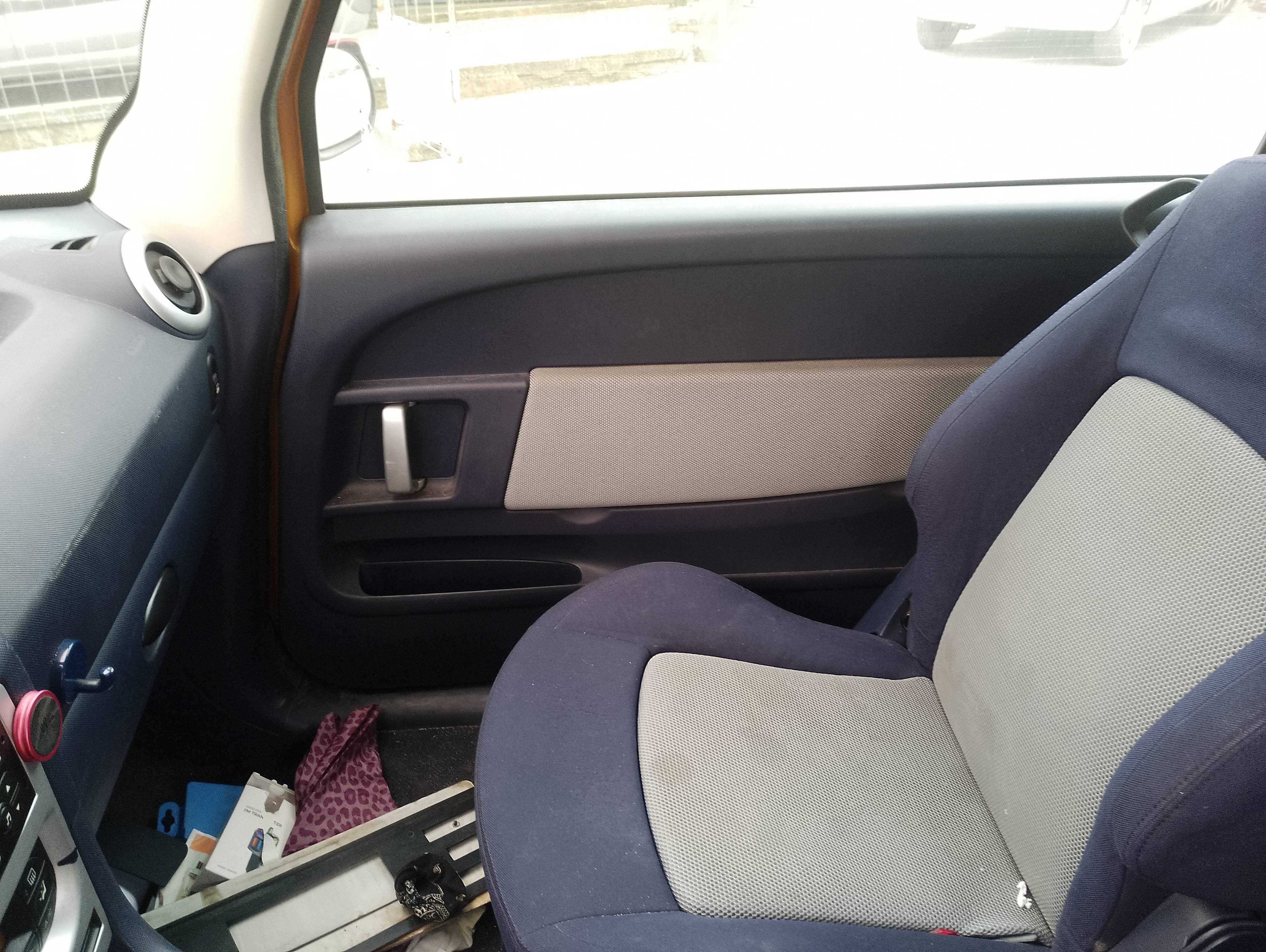 Recambio de guarnecido puerta delantera derecha para peugeot 1007 dolce referencia OEM IAM   
