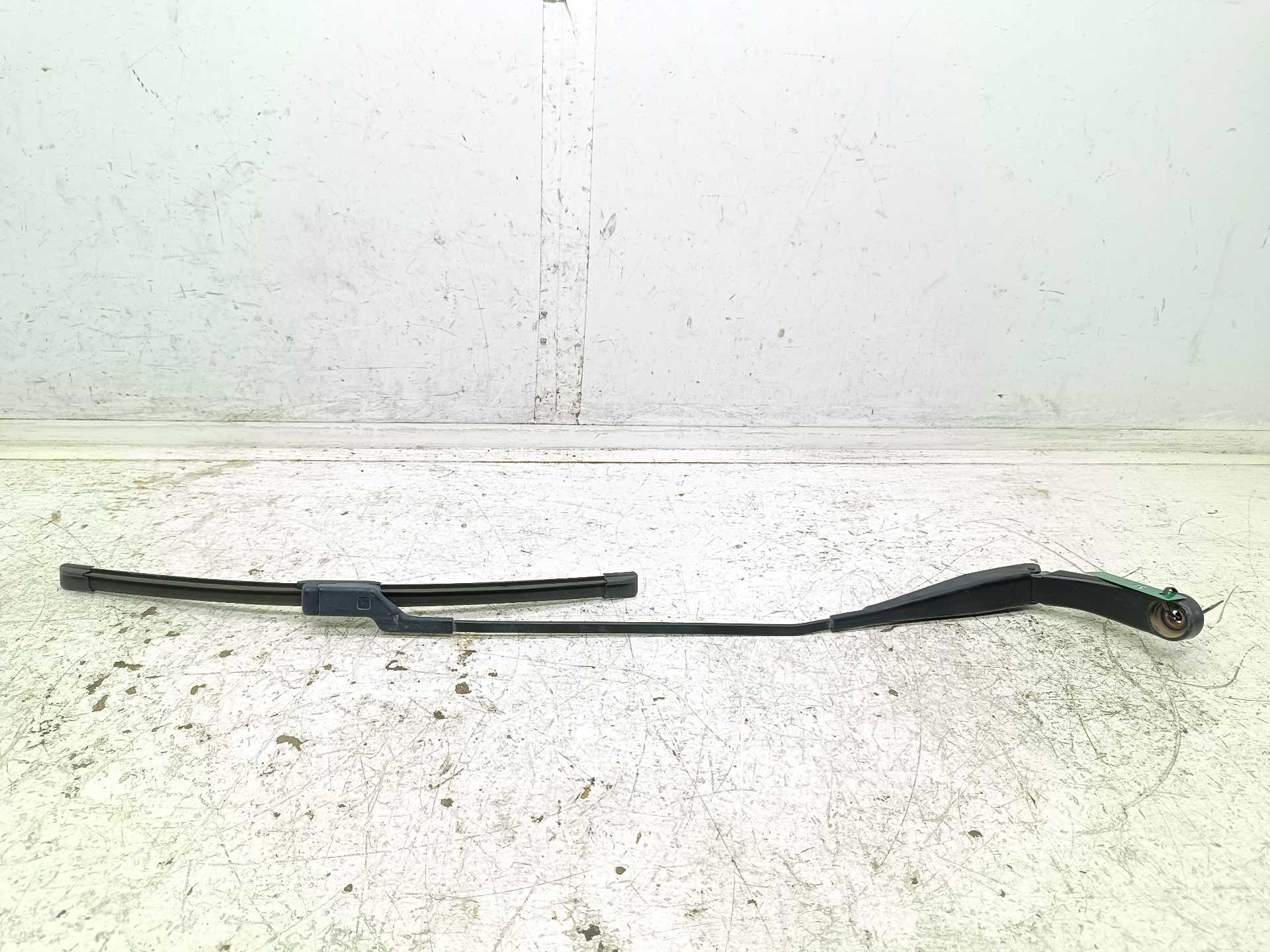 Recambio de brazo limpia delantero derecho para peugeot 308 active referencia OEM IAM 97035914  