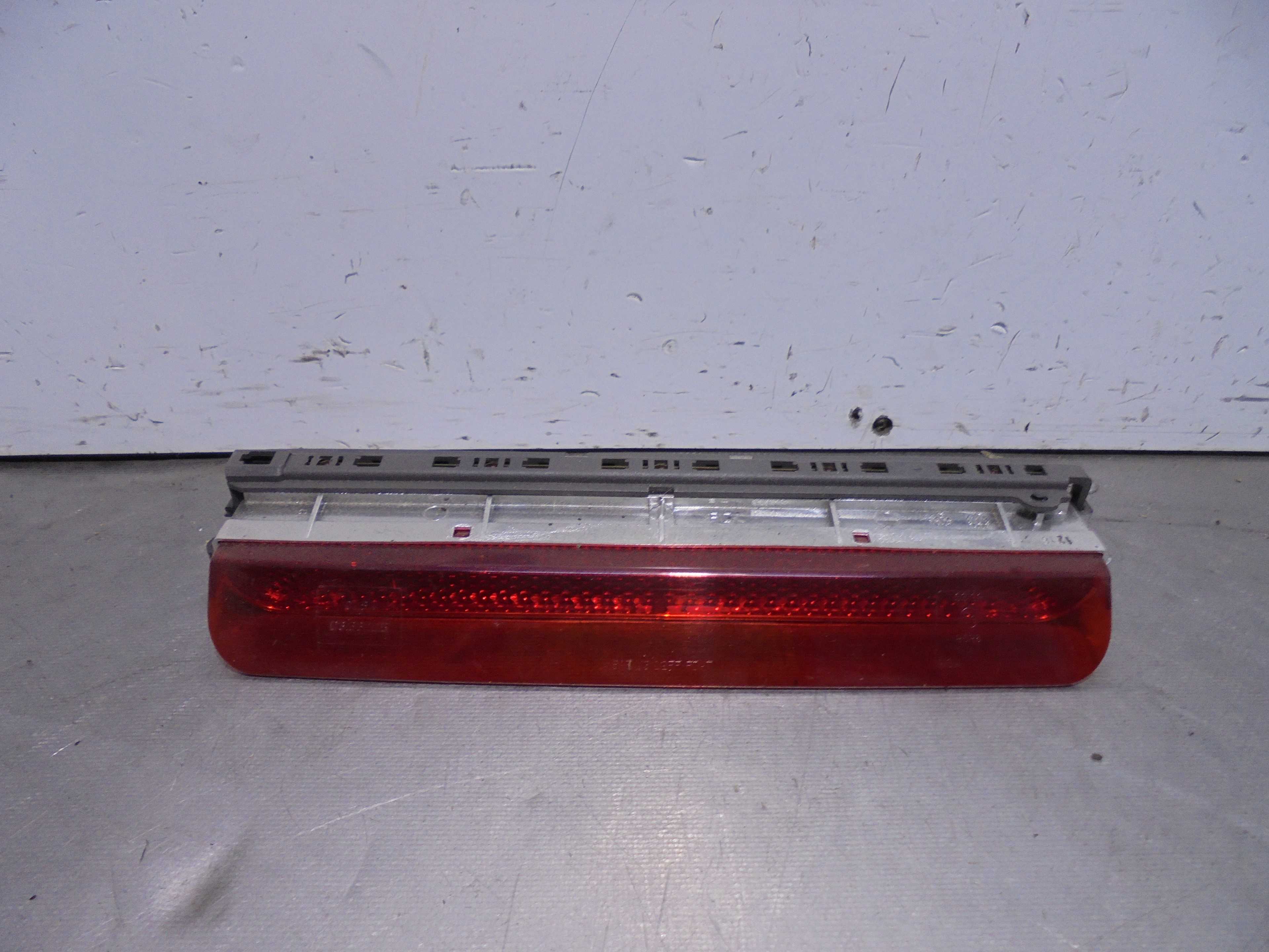 Recambio de luz central de freno para fiat nuova 500 (150) blackjack referencia OEM IAM   