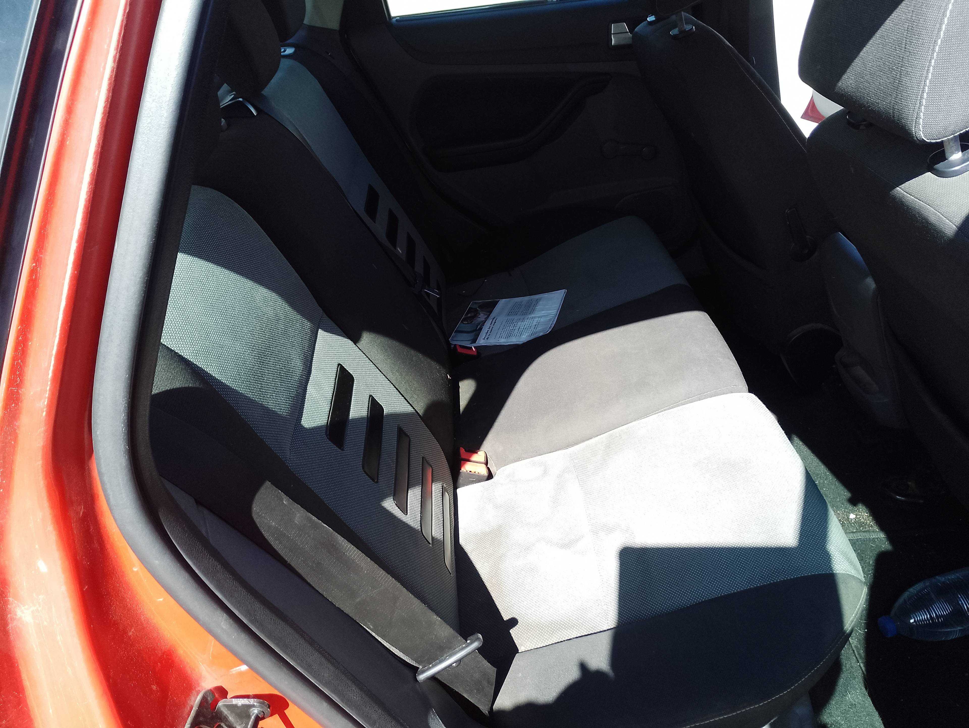 Recambio de asientos traseros para ford focus berlina (cap) ambiente (d) referencia OEM IAM   