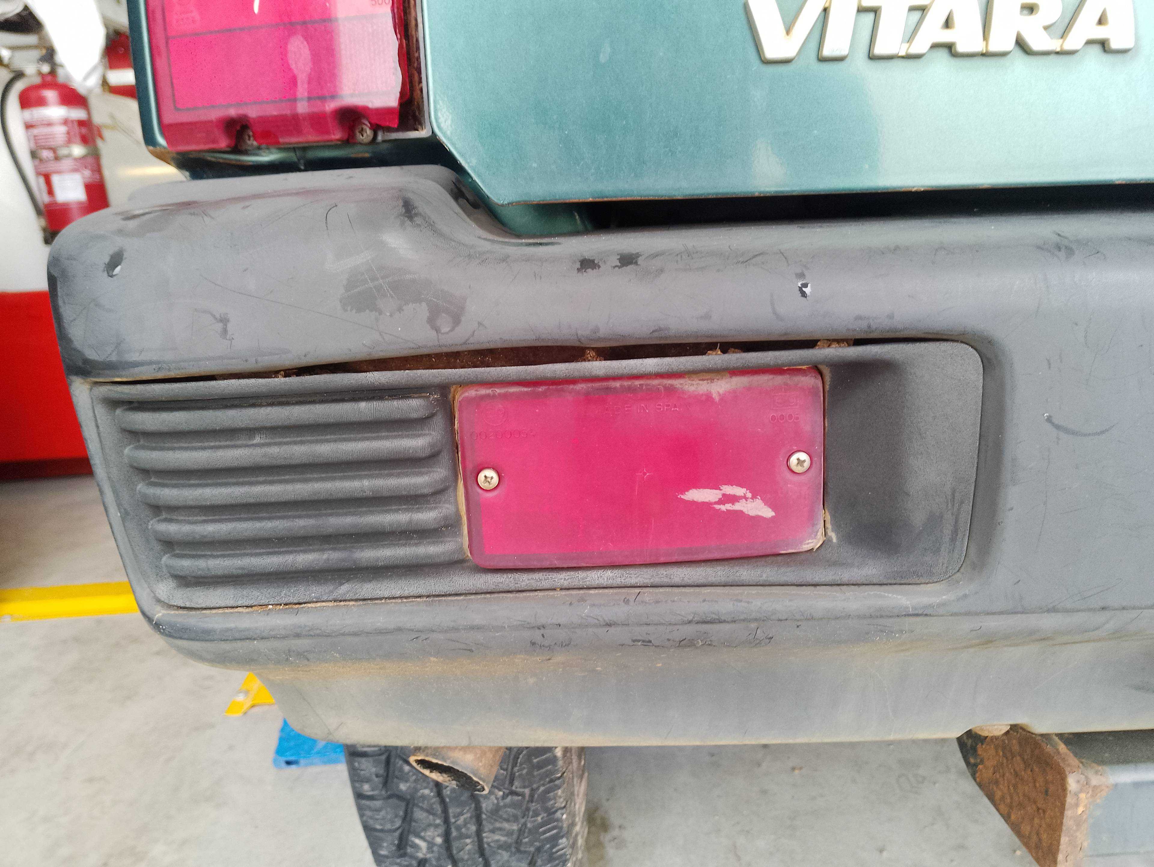 Recambio de faro antiniebla trasero izquierdo para suzuki vitara se/sv (et) 2.0 turbodiesel referencia OEM IAM   
