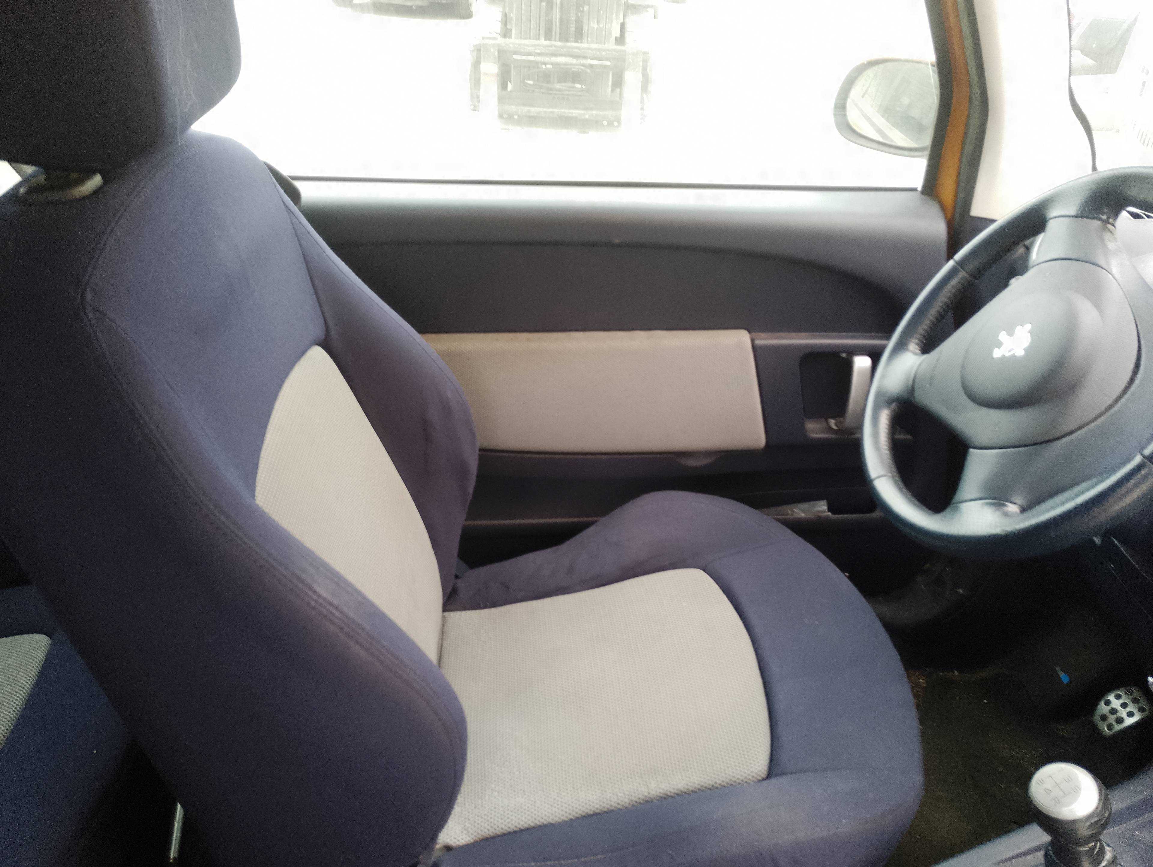 Recambio de guarnecido puerta delantera izquierda para peugeot 1007 dolce referencia OEM IAM   