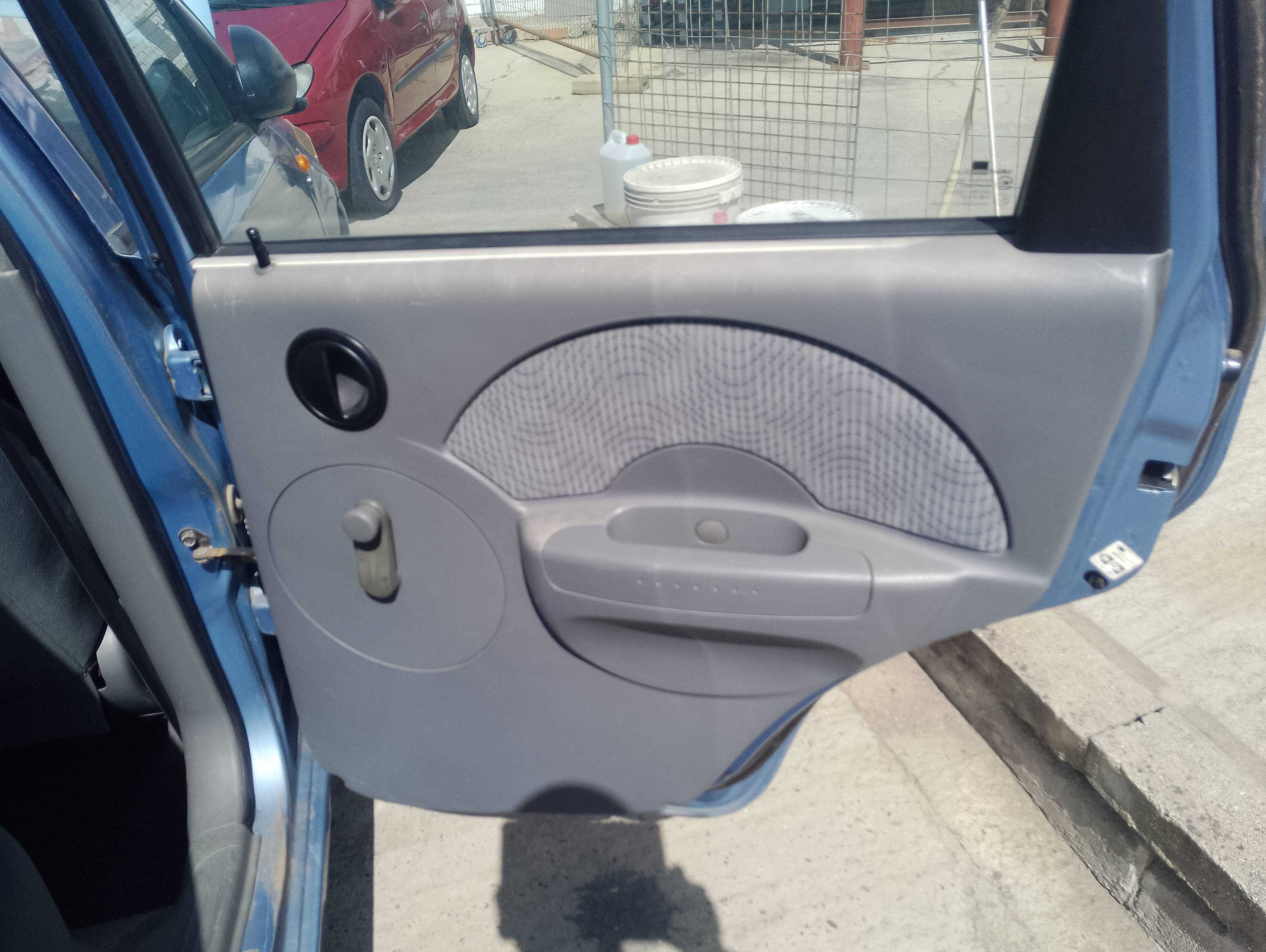 Recambio de guarnecido puerta trasera derecha para daewoo kalos 1.4 se referencia OEM IAM   