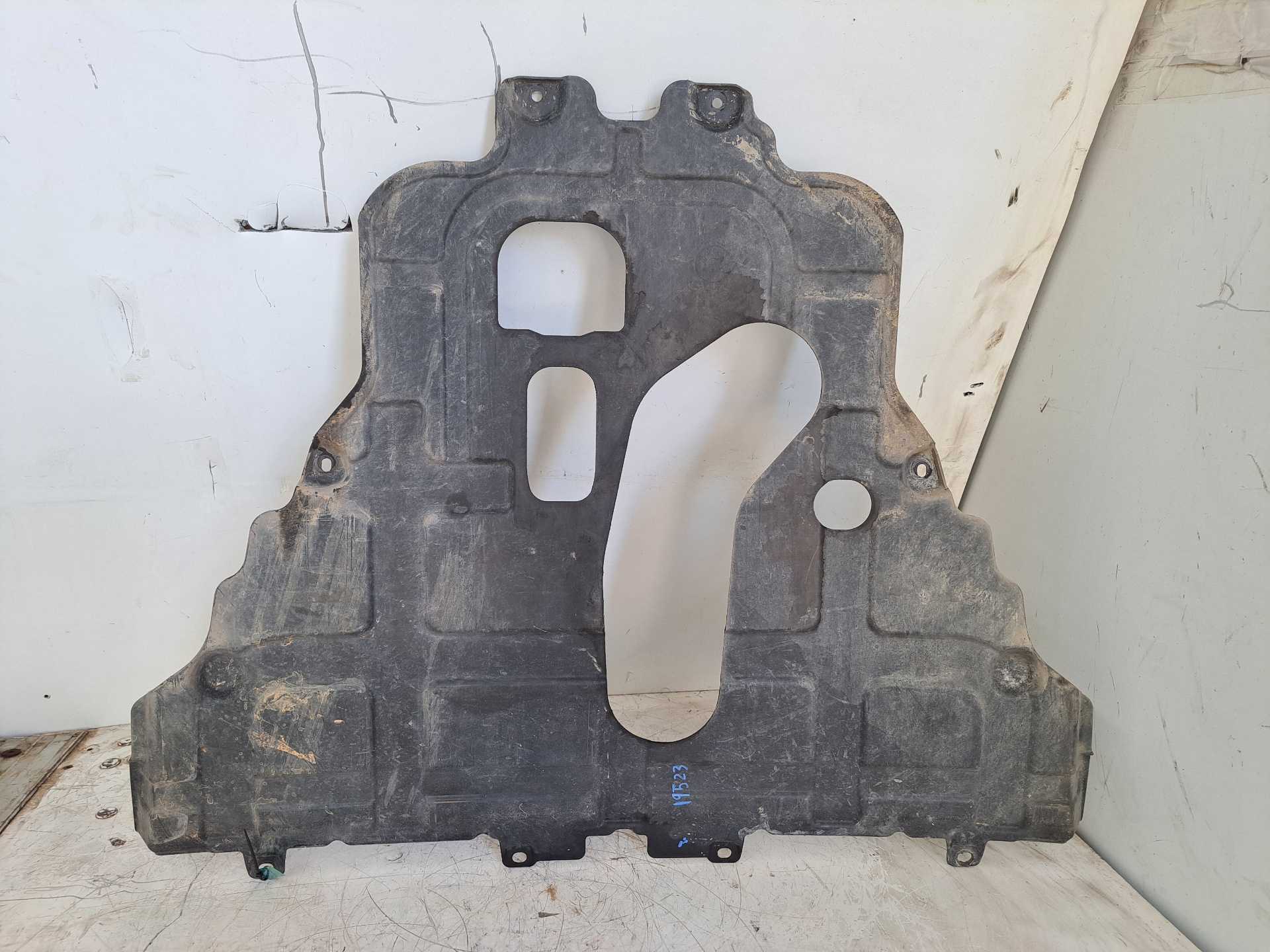Recambio de cubrecarter para ssangyong tivoli crystal 4x2 referencia OEM IAM 2438035150  