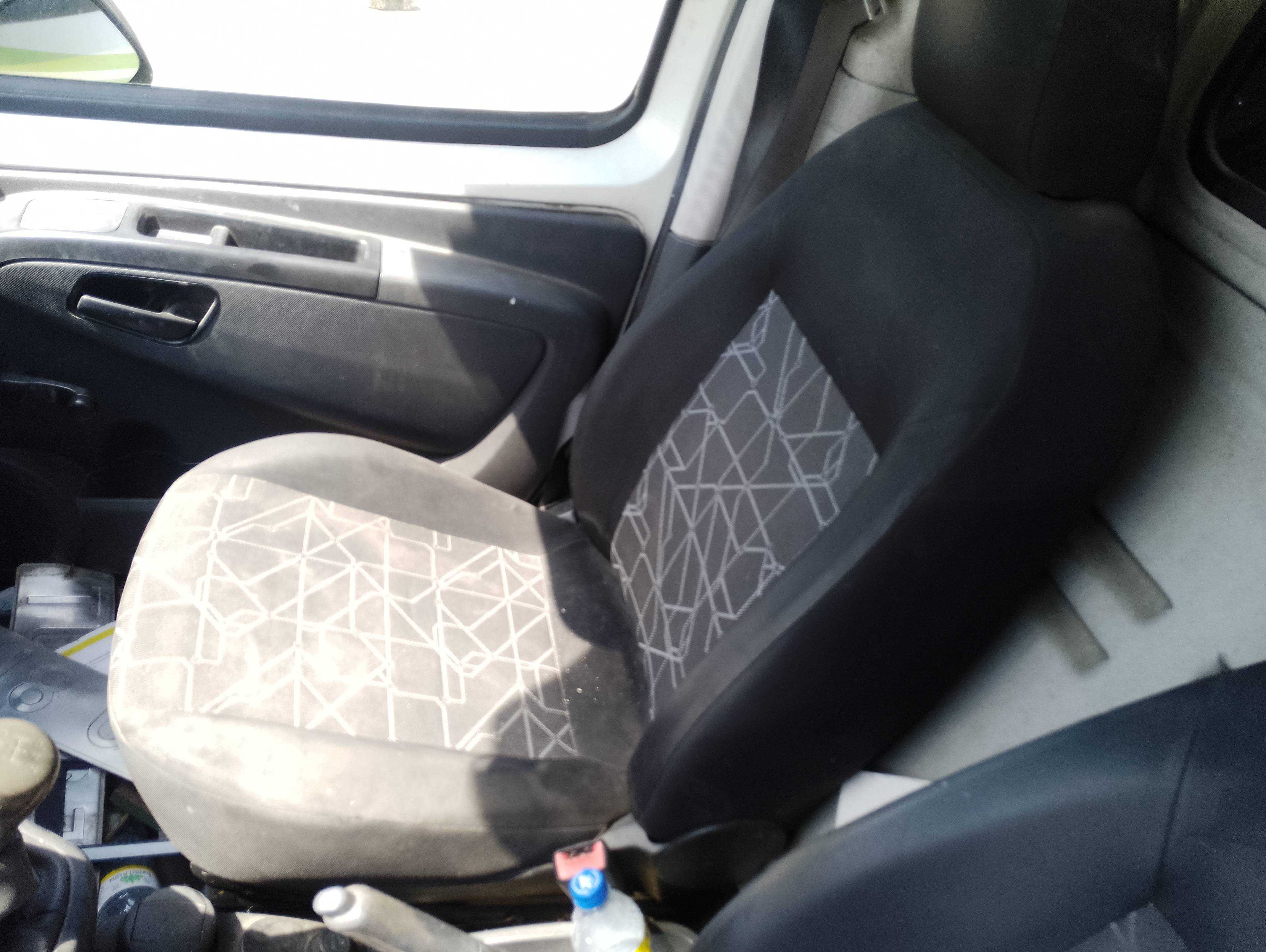 Recambio de asiento delantero derecho para fiat fiorino adventure cargo referencia OEM IAM   
