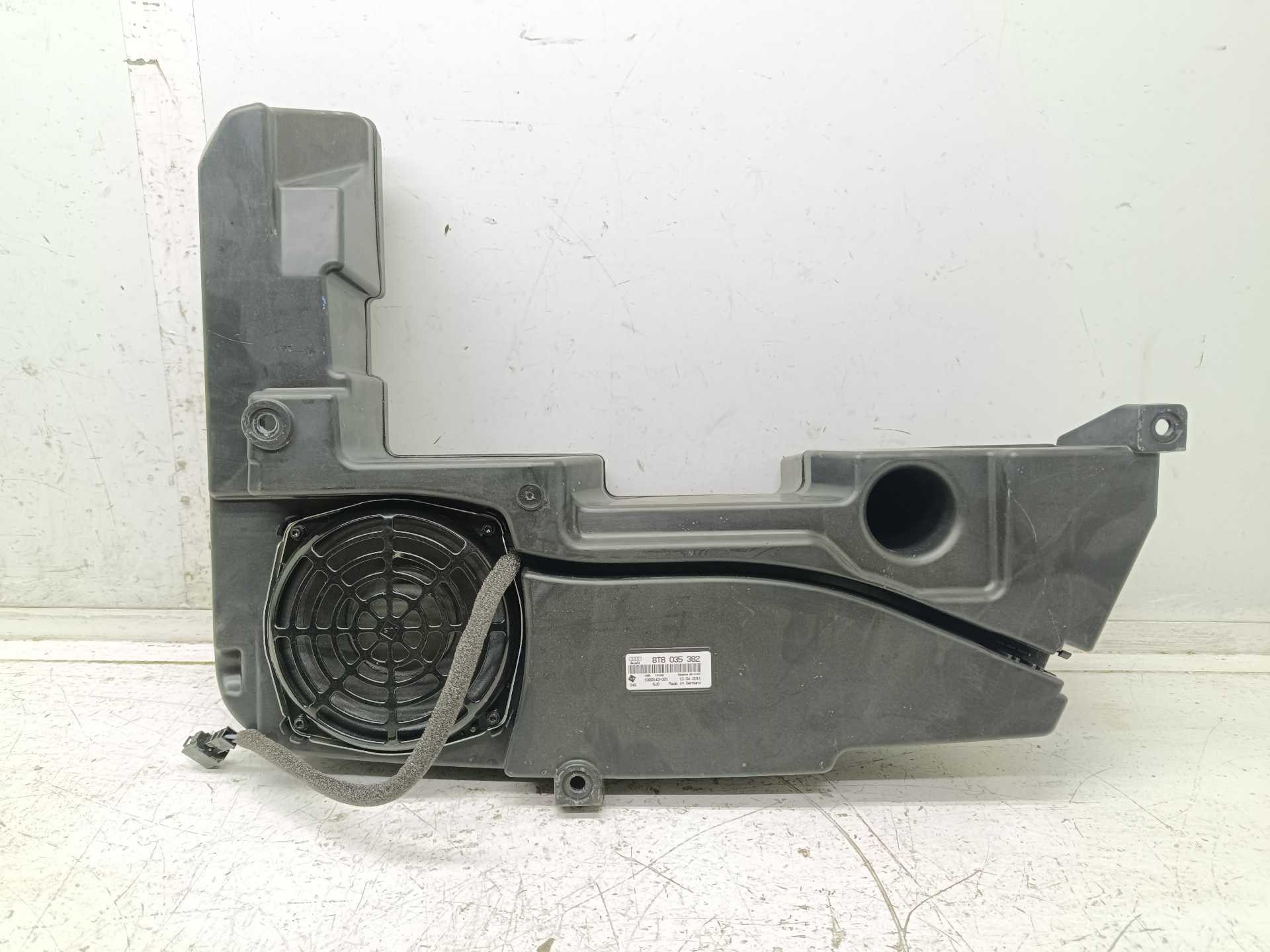 Recambio de subwoofer para audi a4 avant (8k5) (2008) básico referencia OEM IAM 8T8035382  