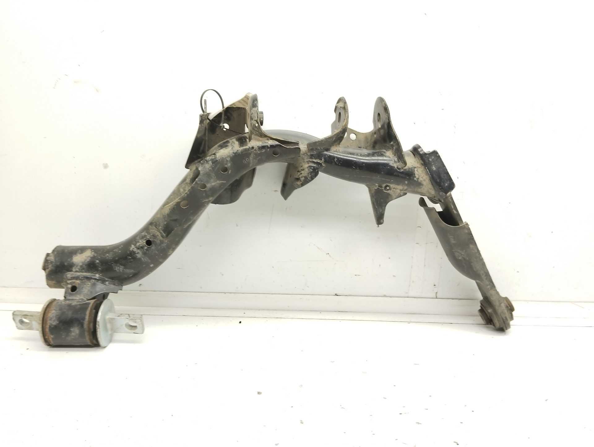 Recambio de brazo suspension inferior trasero derecho para honda cr-v comfort 4x2 referencia OEM IAM   