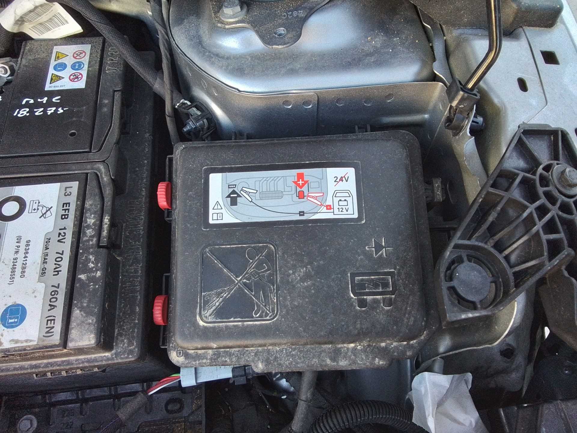 Recambio de caja reles / fusibles para opel corsa f edition referencia OEM IAM   