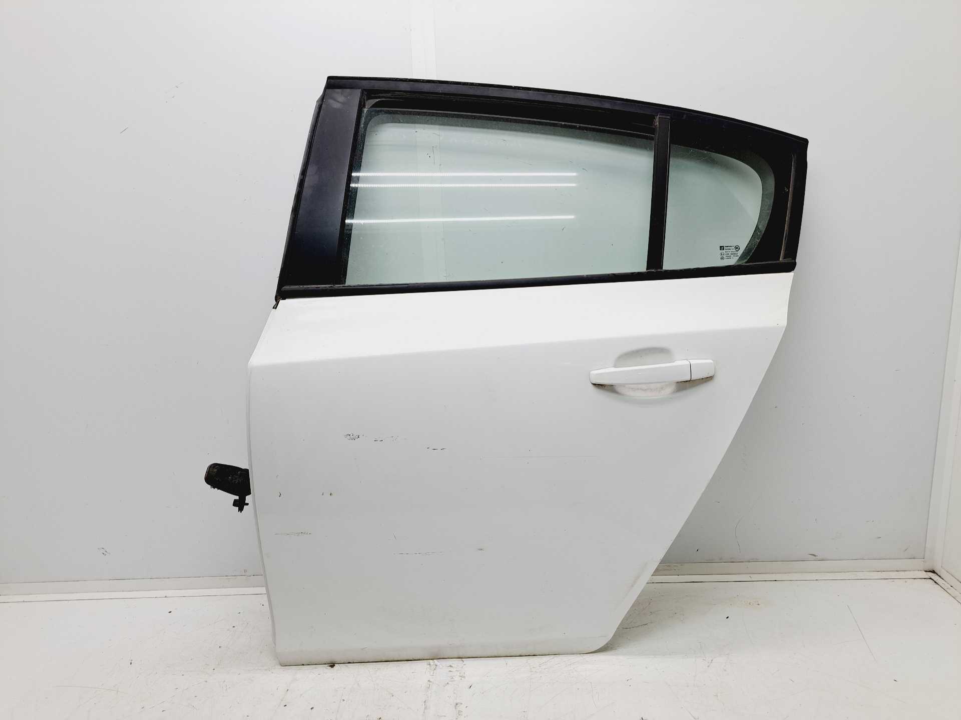 Recambio de puerta trasera izquierda para chevrolet cruze ls referencia OEM IAM   