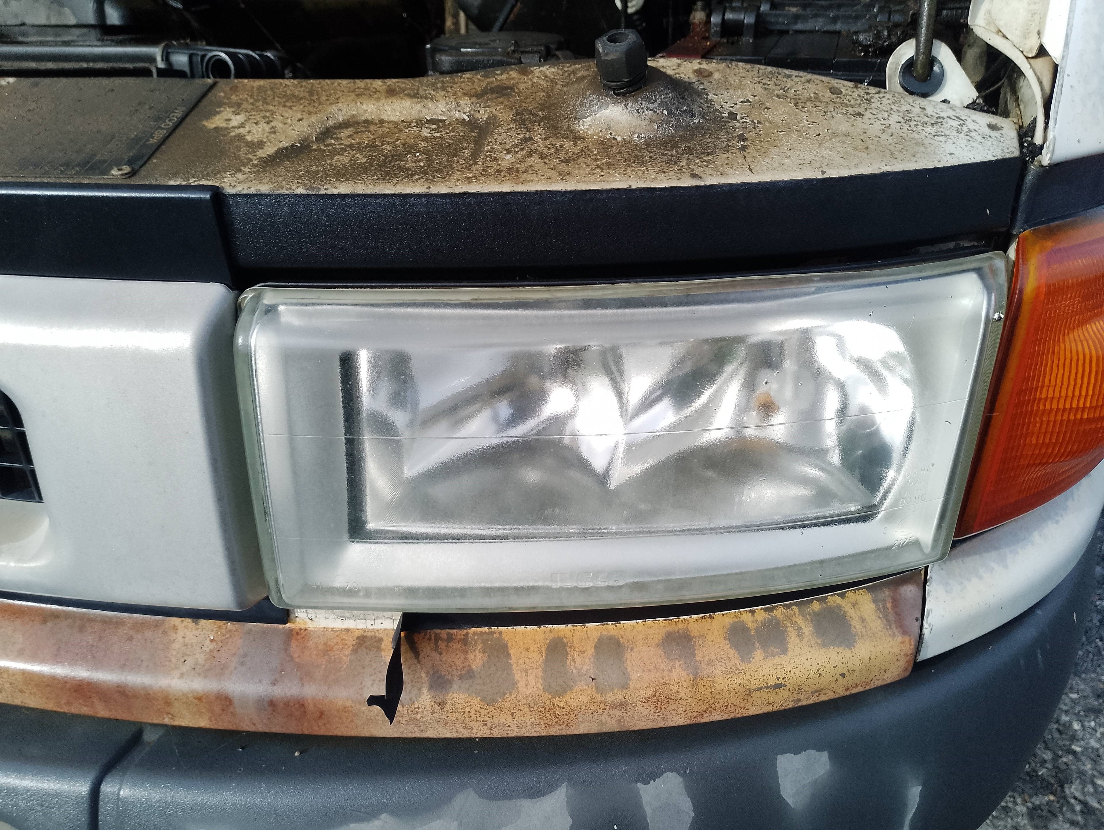 Recambio de faro izquierdo para iveco 29l9 referencia OEM IAM   