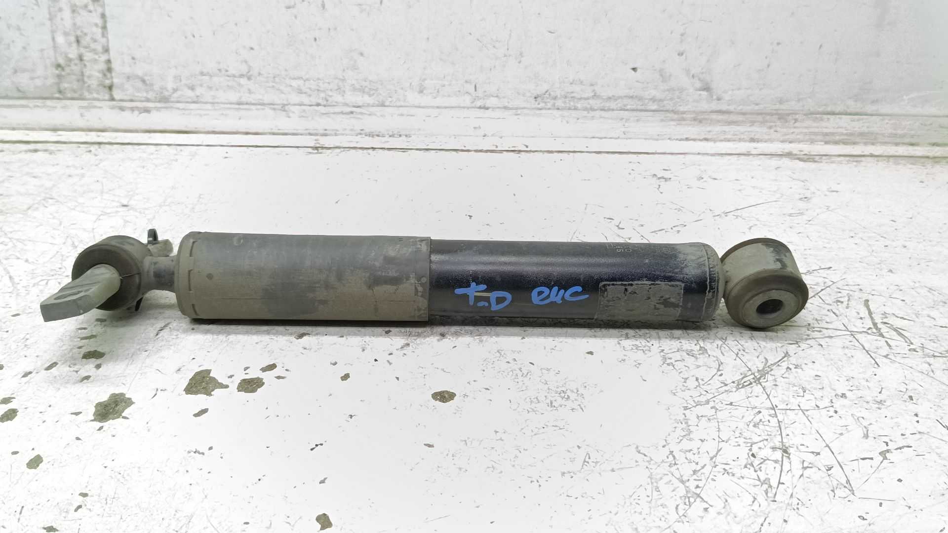 Recambio de amortiguador trasero derecho para peugeot partner grip l1 referencia OEM IAM 9826243280  