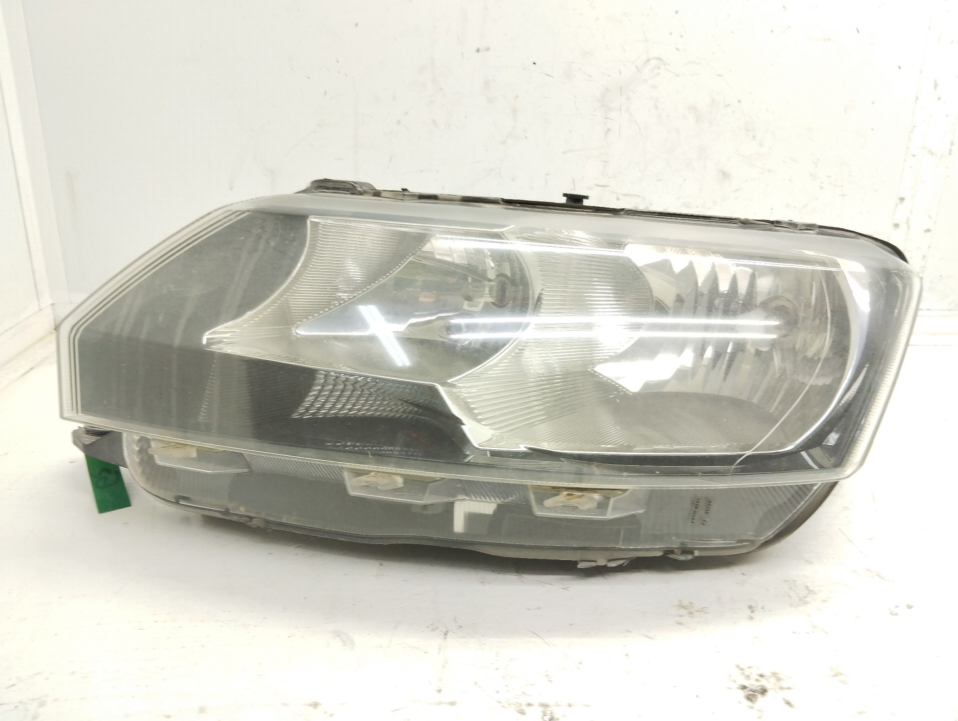Recambio de faro izquierdo para skoda rapid 1.6 tdi dpf referencia OEM IAM 5JB941015  