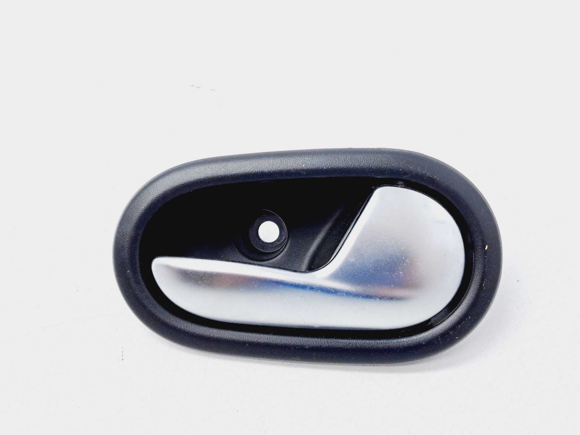 Recambio de maneta interior trasera derecha para dacia sandero comfort referencia OEM IAM 826724918R  