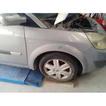 Recambio de aleta delantera derecha para renault scenic ii confort authentique referencia OEM IAM   