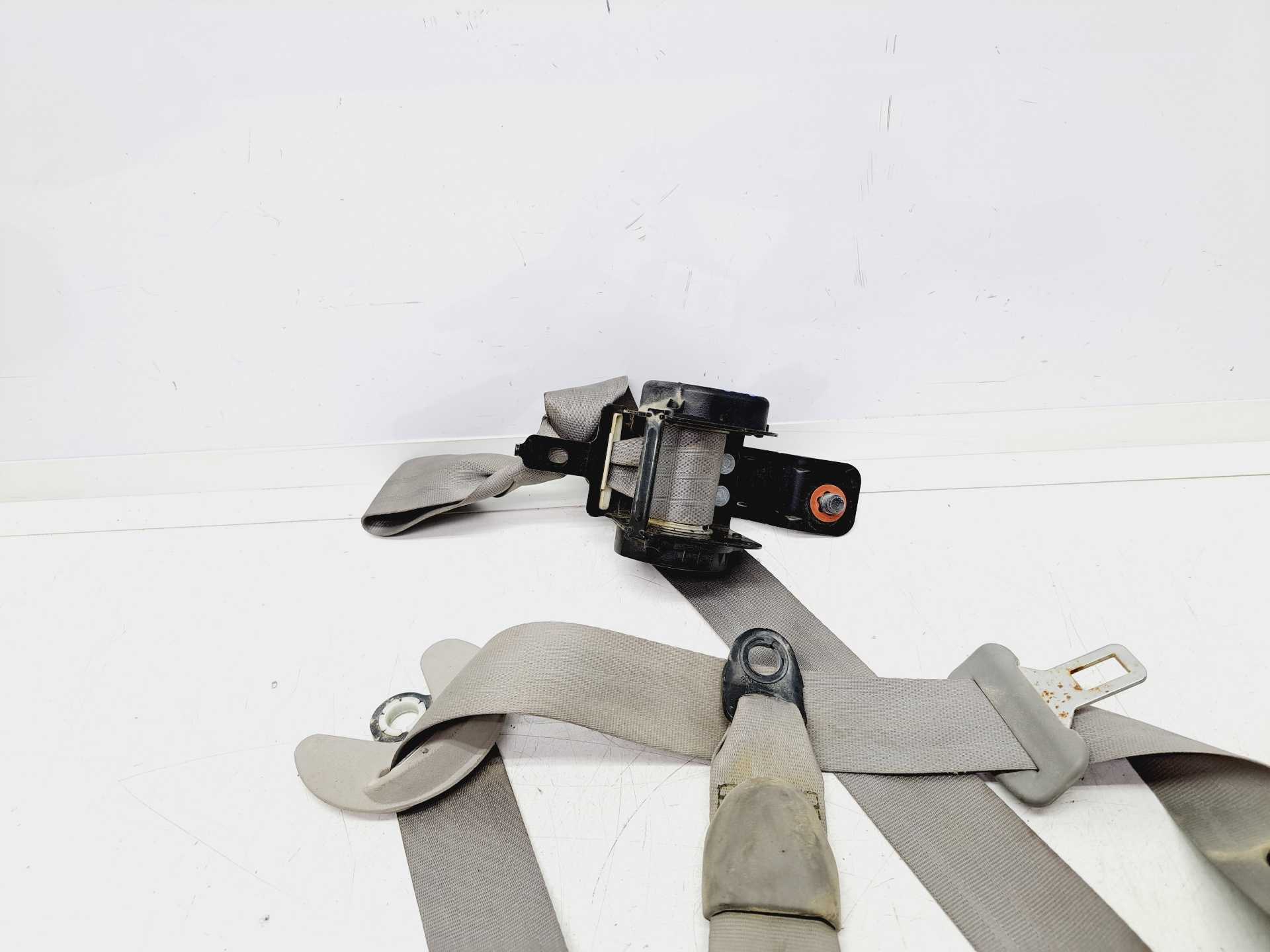 Recambio de cinturon seguridad trasero derecho para kia carnival 2.9 crdi vgt active referencia OEM IAM 898204D000 DELPHI 