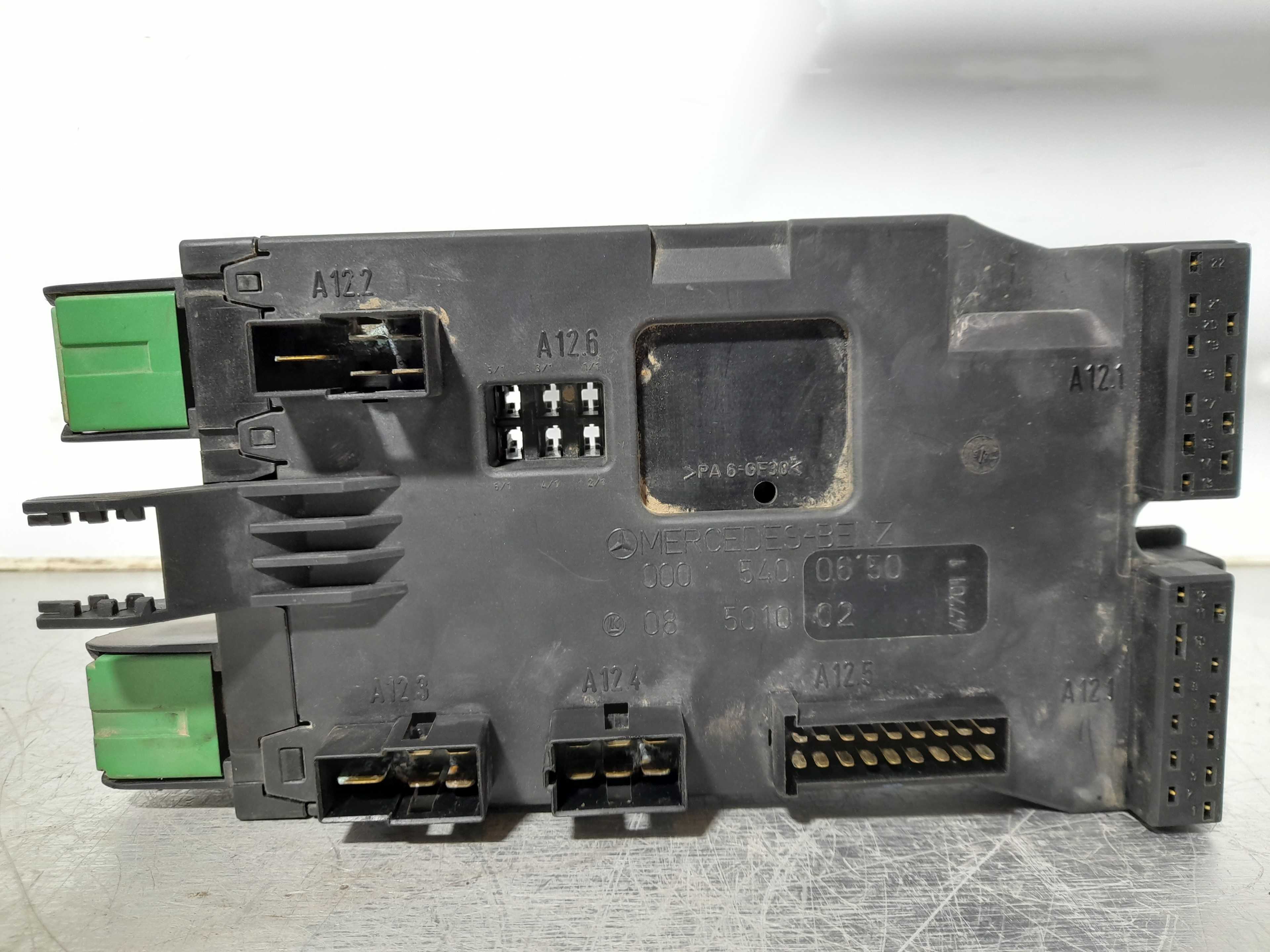 Recambio de centralita caja de fusibles para mercedes-benz 208 cdi referencia OEM IAM 0005400650  