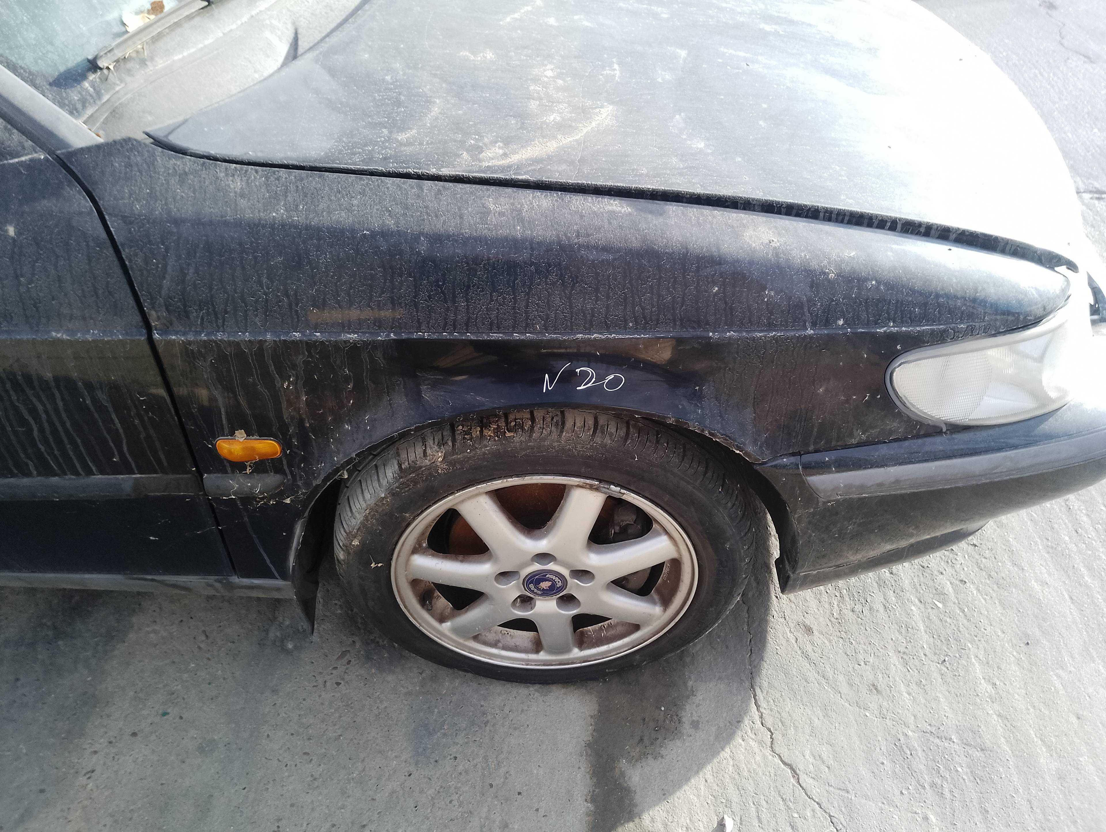Recambio de aleta delantera derecha para saab 900 berlina 2.0 cat referencia OEM IAM   