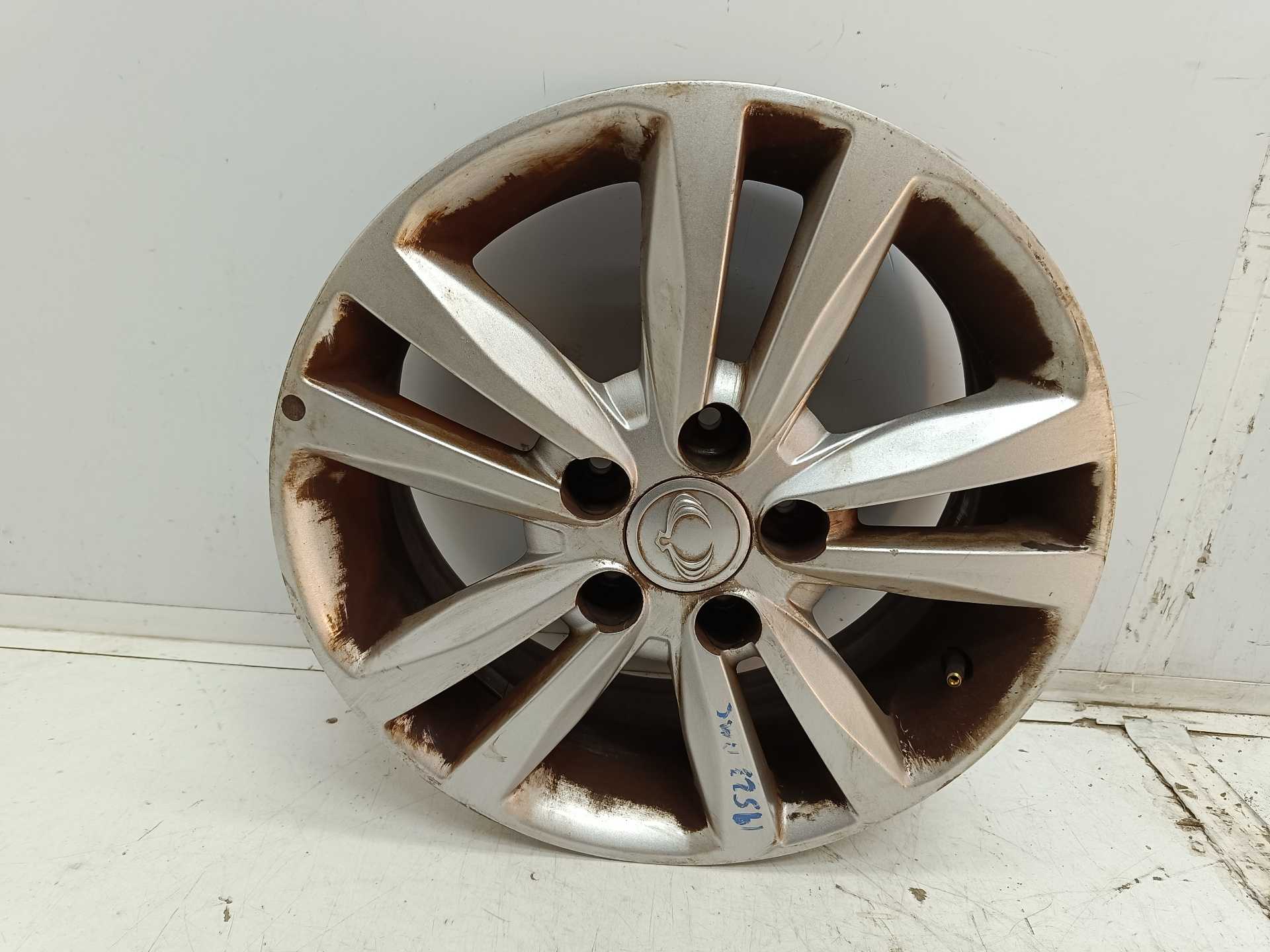 Recambio de llanta para ssangyong tivoli crystal 4x2 referencia OEM IAM R16 001120 