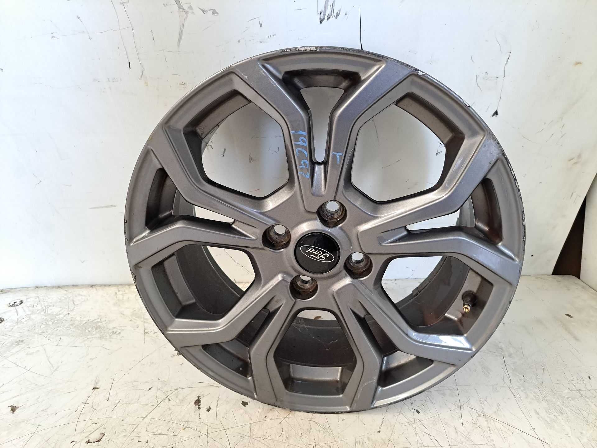 Recambio de llanta para ford fiesta (ce1) st-line referencia OEM IAM r17 h1bj1007d1a 
