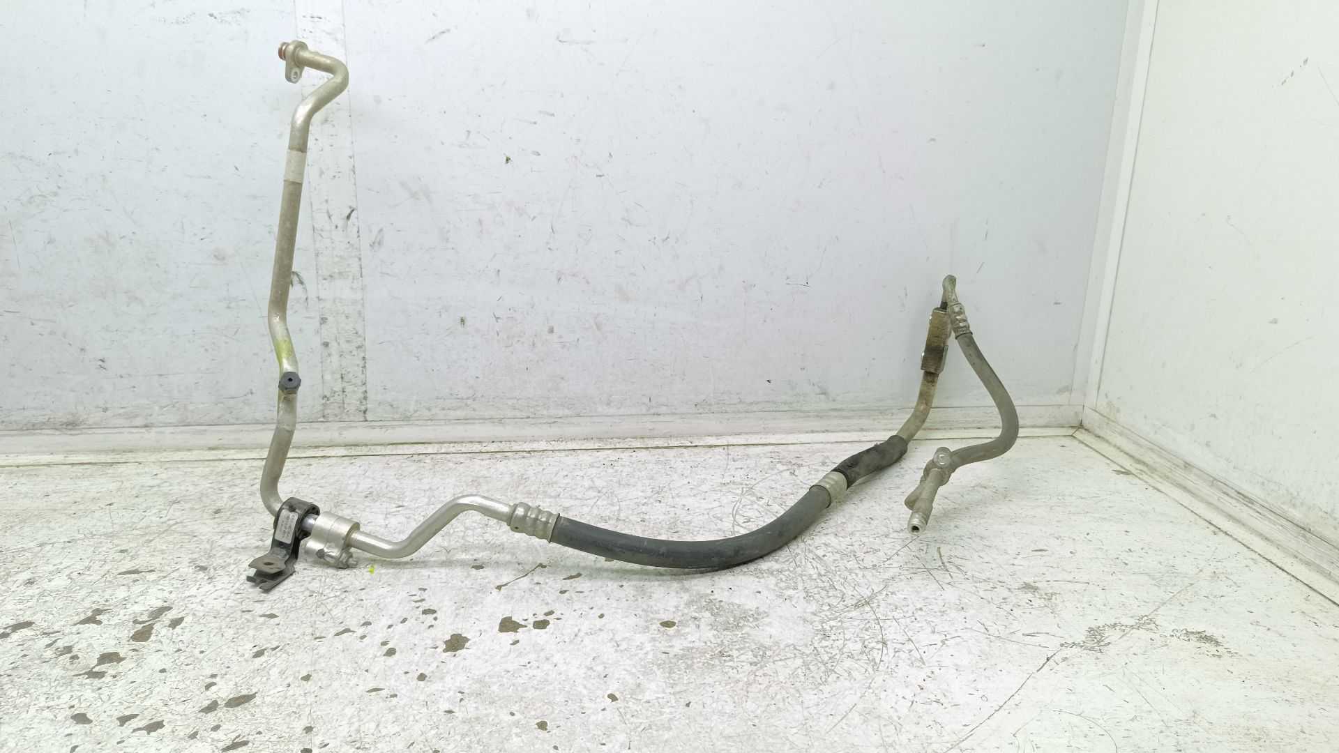 Recambio de tubos aire acondicionado para ford fiesta (cb1) titanium referencia OEM IAM   