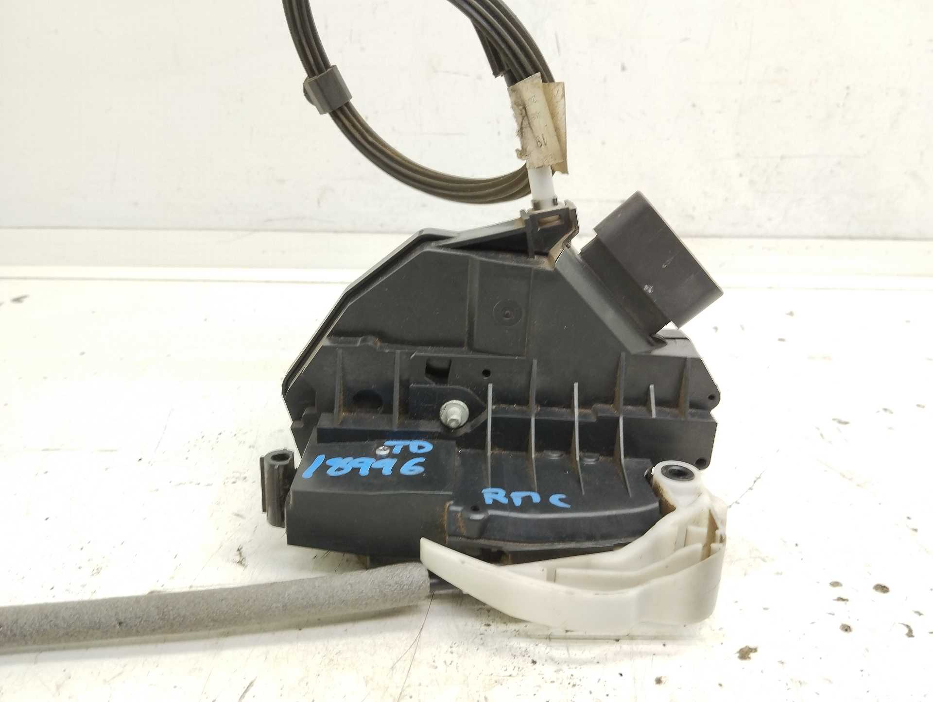 Recambio de cerradura puerta trasera derecha para ford c-max titanium referencia OEM IAM AM5AR26412AC  