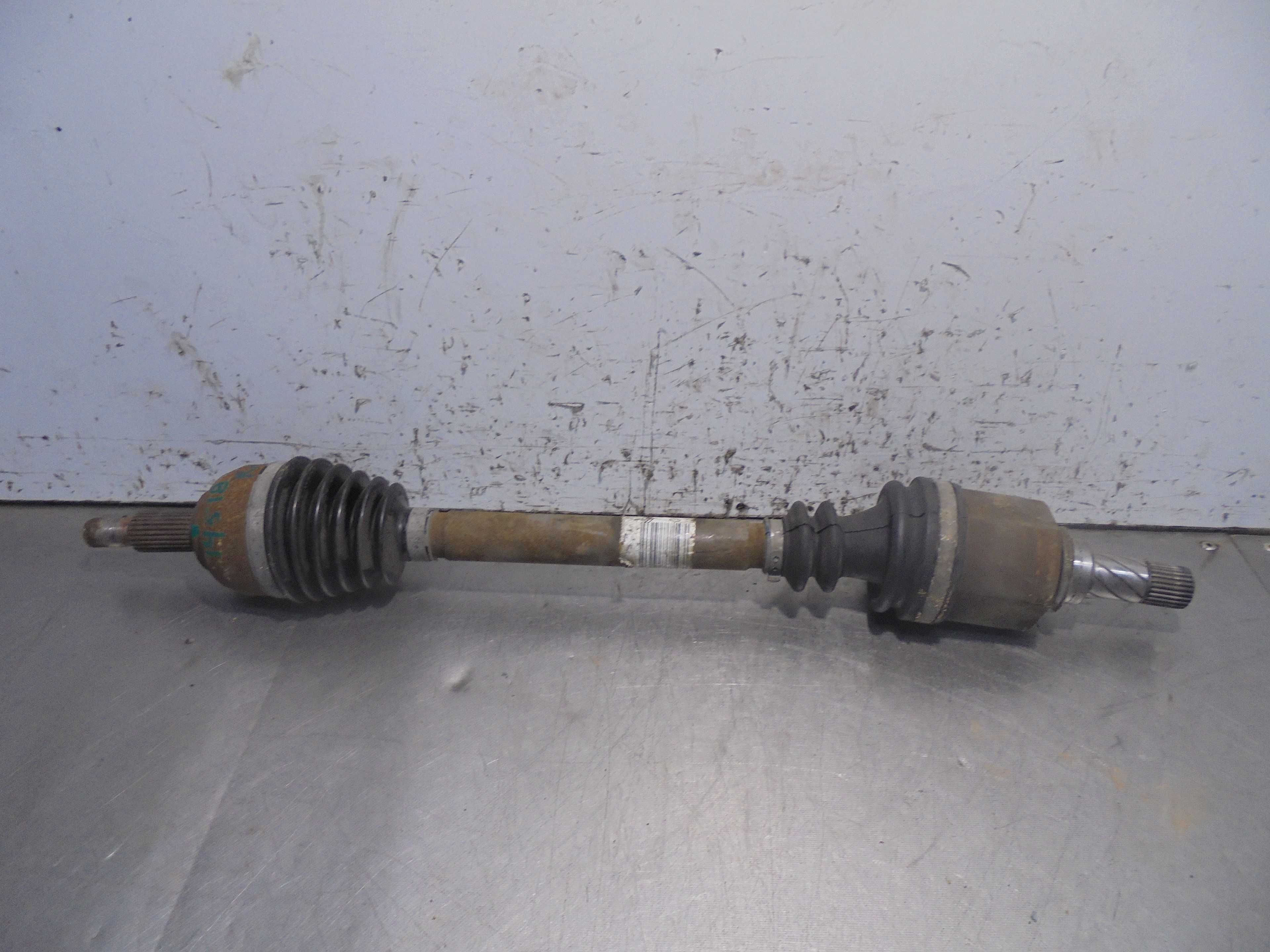 Recambio de transmision delantera izquierda para renault megane ii berlina 5p referencia OEM IAM 82003304  