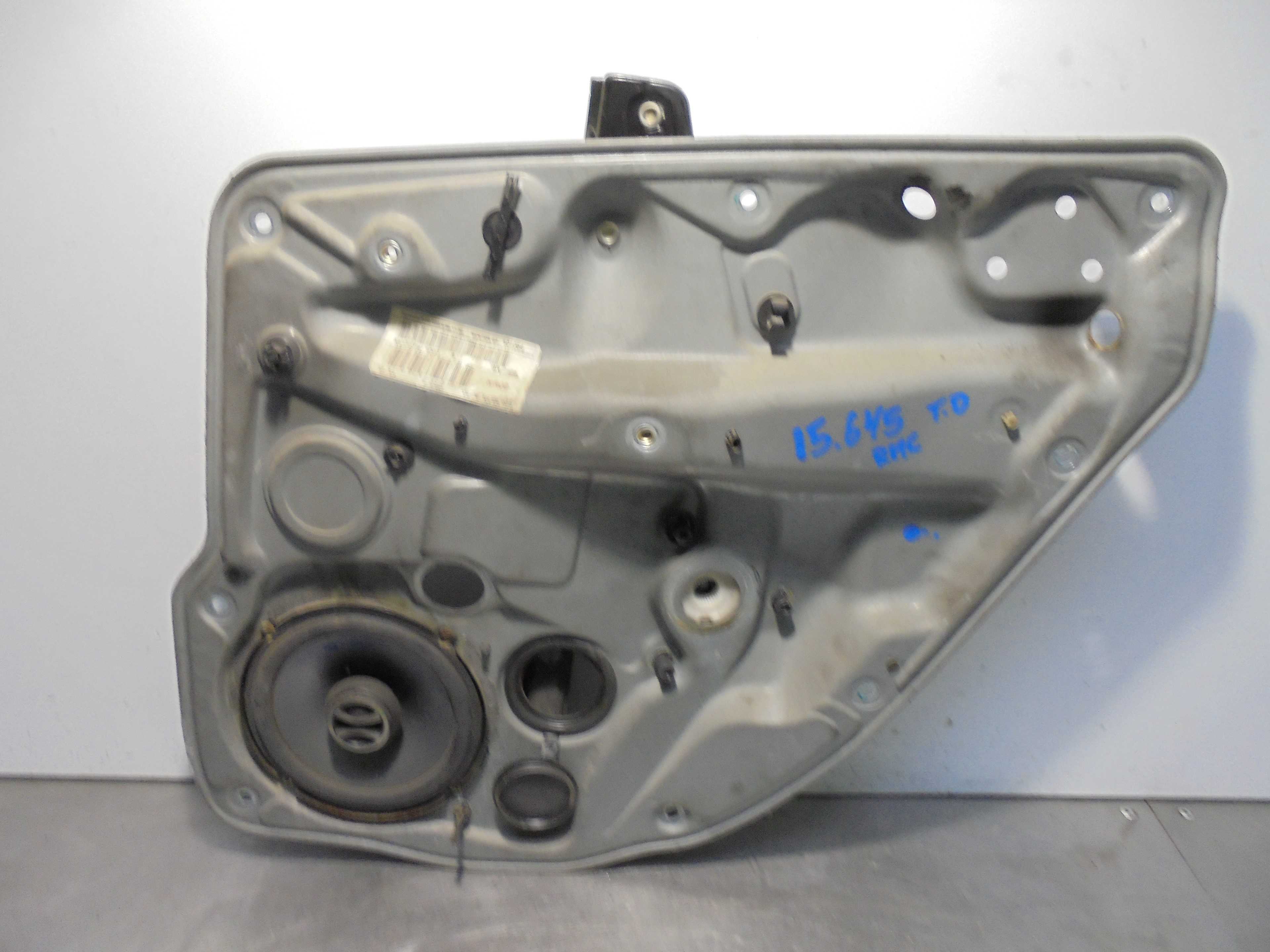 Recambio de elevalunas trasero derecho para volkswagen golf iv berlina (1j1) básico referencia OEM IAM 1J4839730G 5PUERTAS 