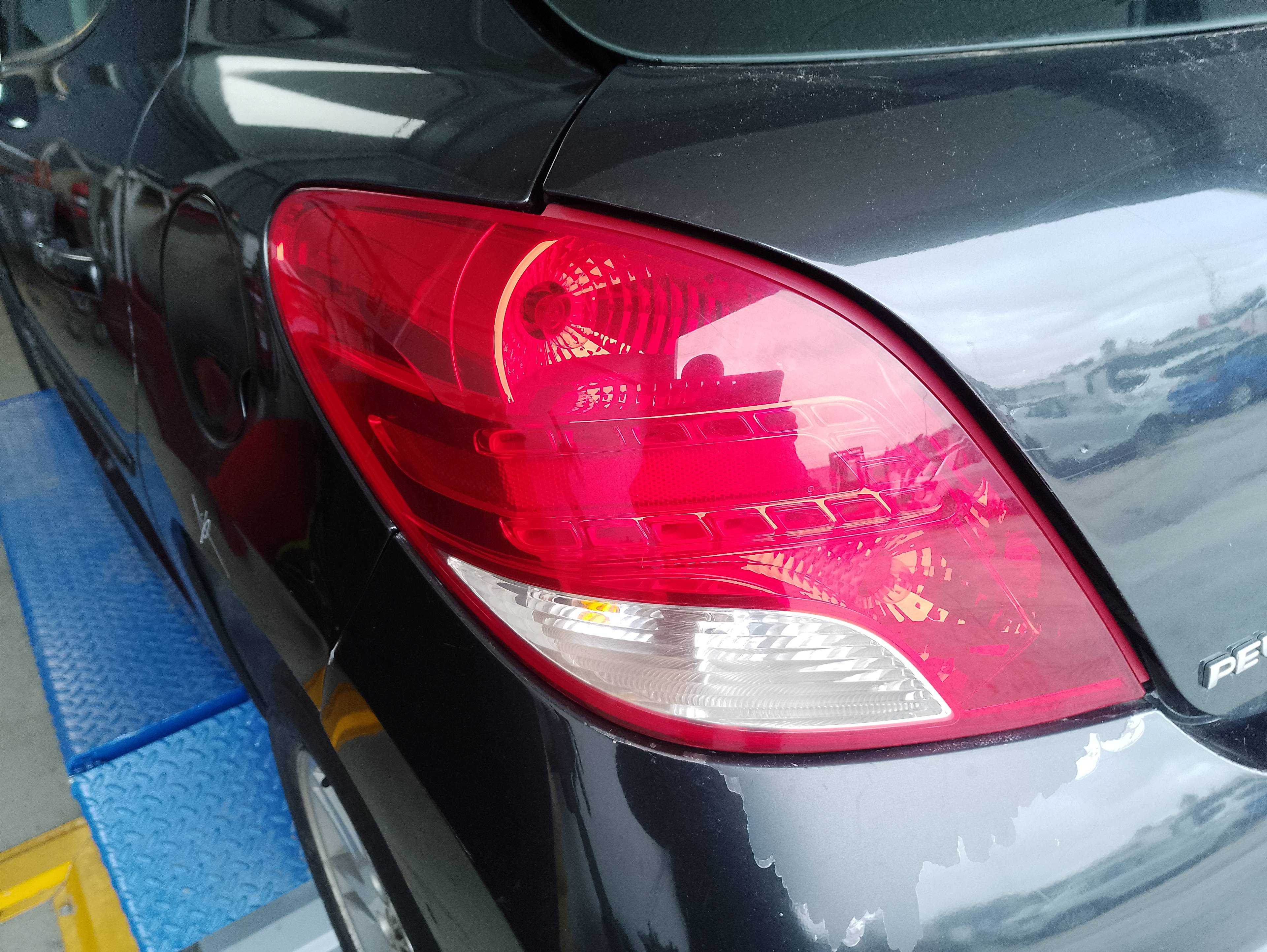 Recambio de piloto trasero izquierdo para peugeot 207 confort referencia OEM IAM   