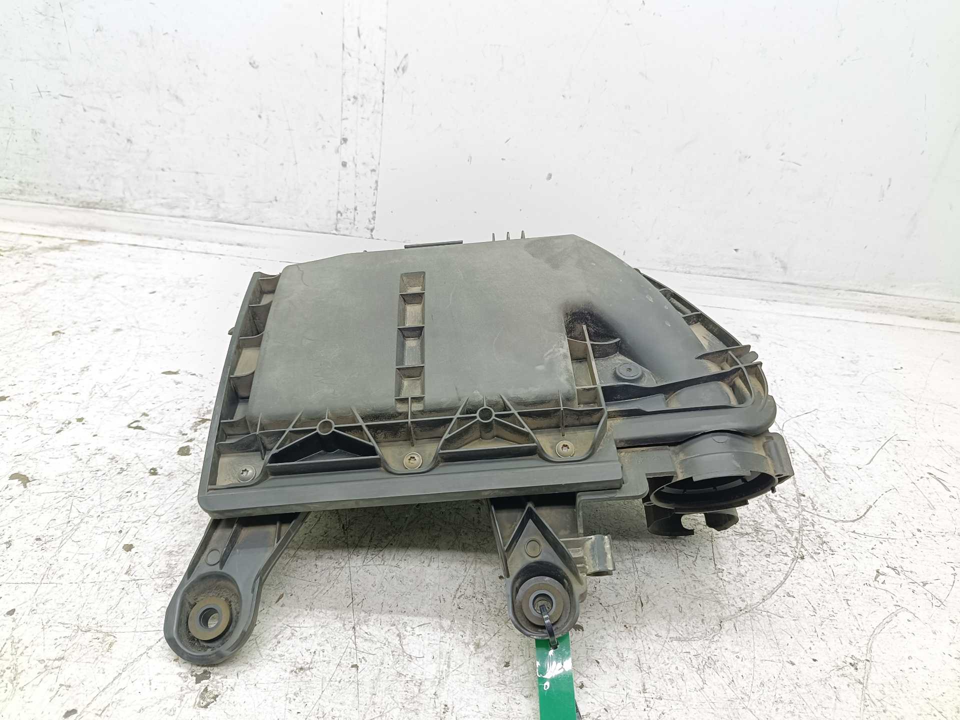 Recambio de caja filtro aire para peugeot 308 active referencia OEM IAM 9673061080  