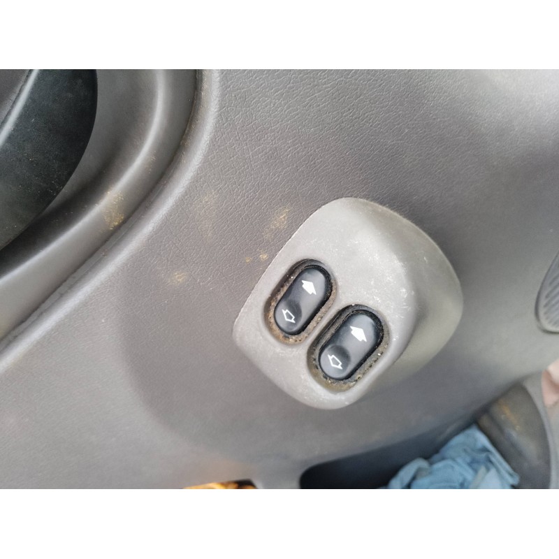 Recambio de mando elevalunas delantero izquierdo para ford transit mod. 2000 bus referencia OEM IAM   